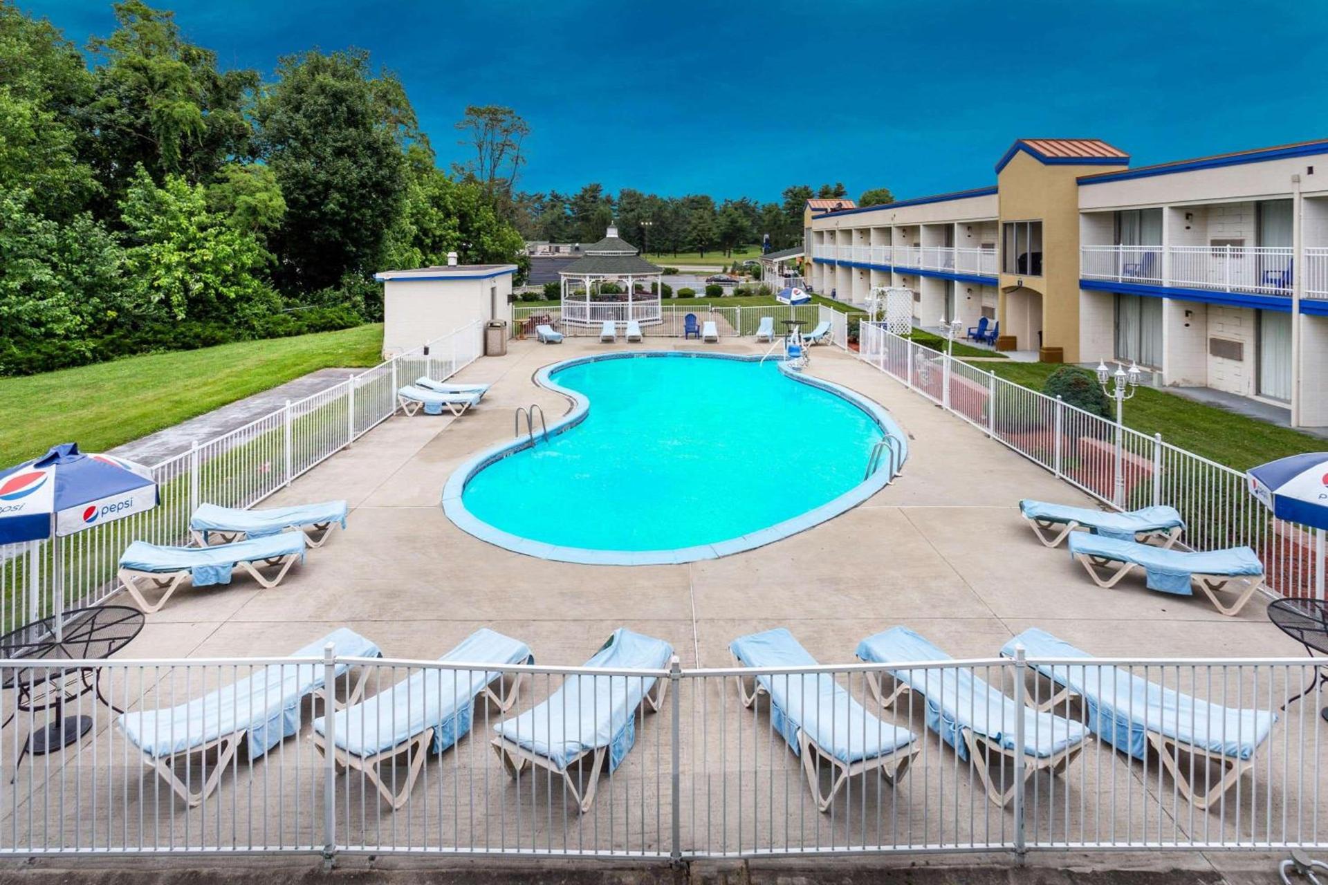 Days Inn By Wyndham Carlisle North photo 6