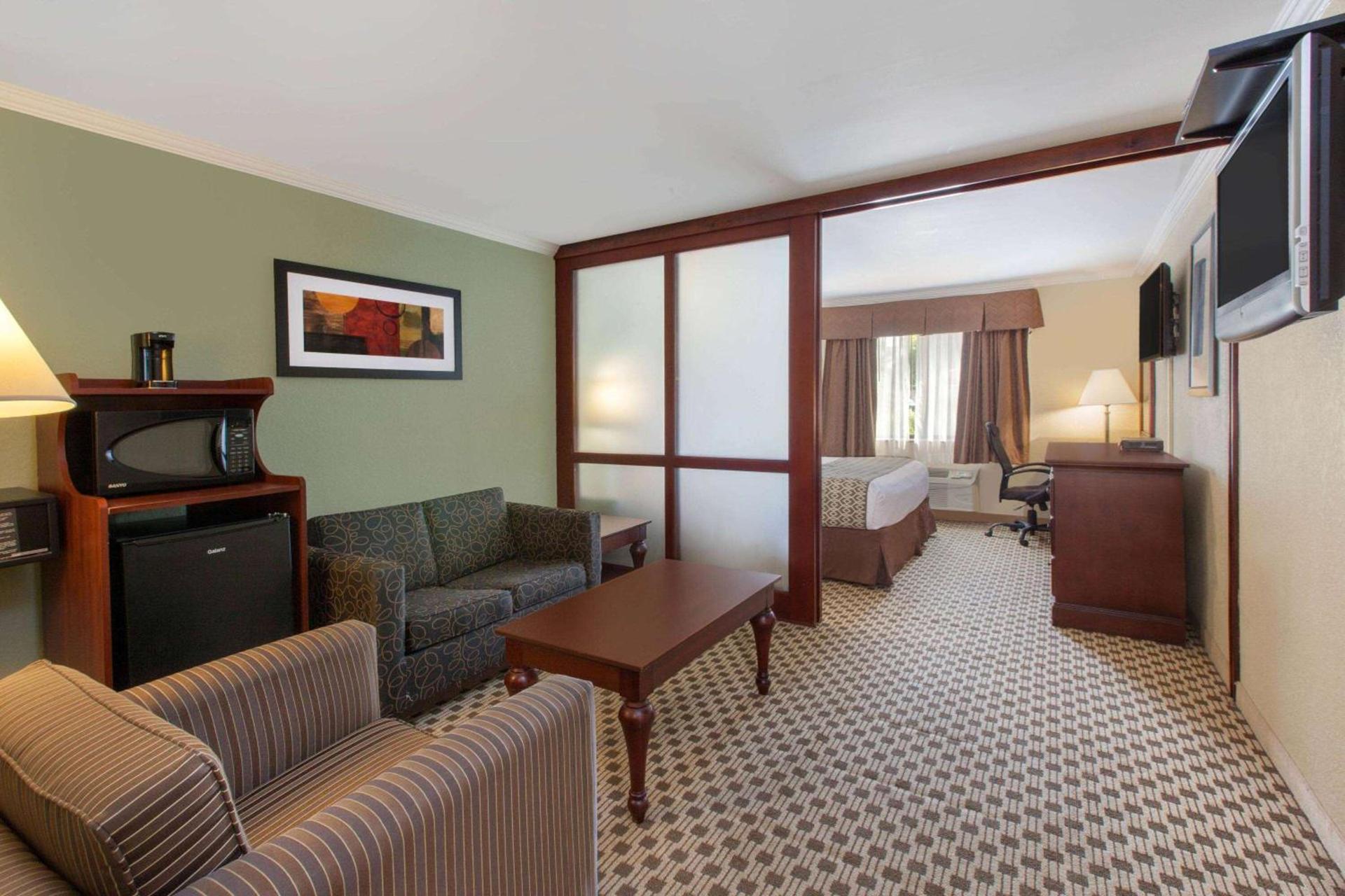 Baymont by Wyndham Pompton Plains/Wayne photo 11