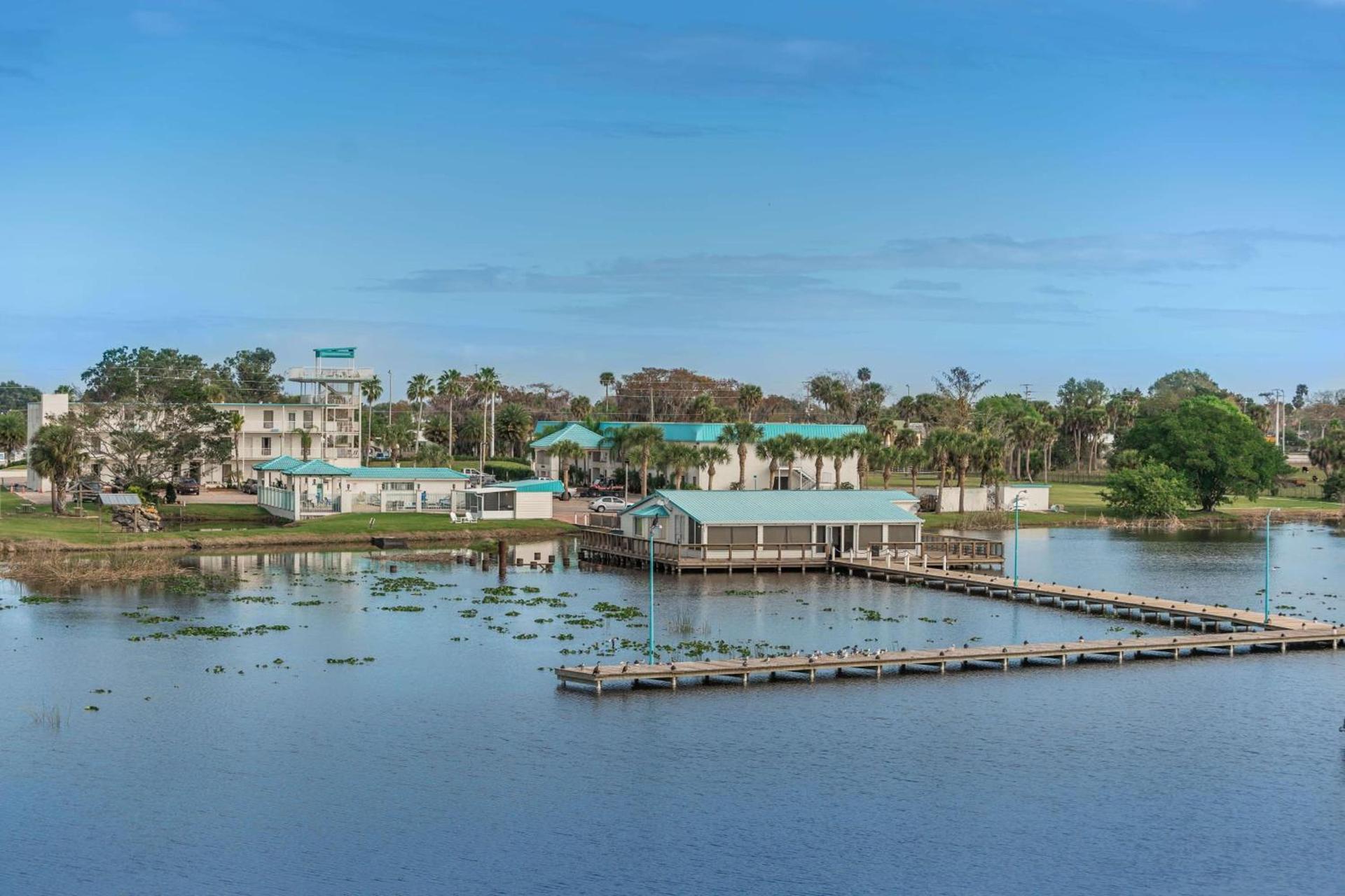 Lakeshore Resort and Marina photo 89