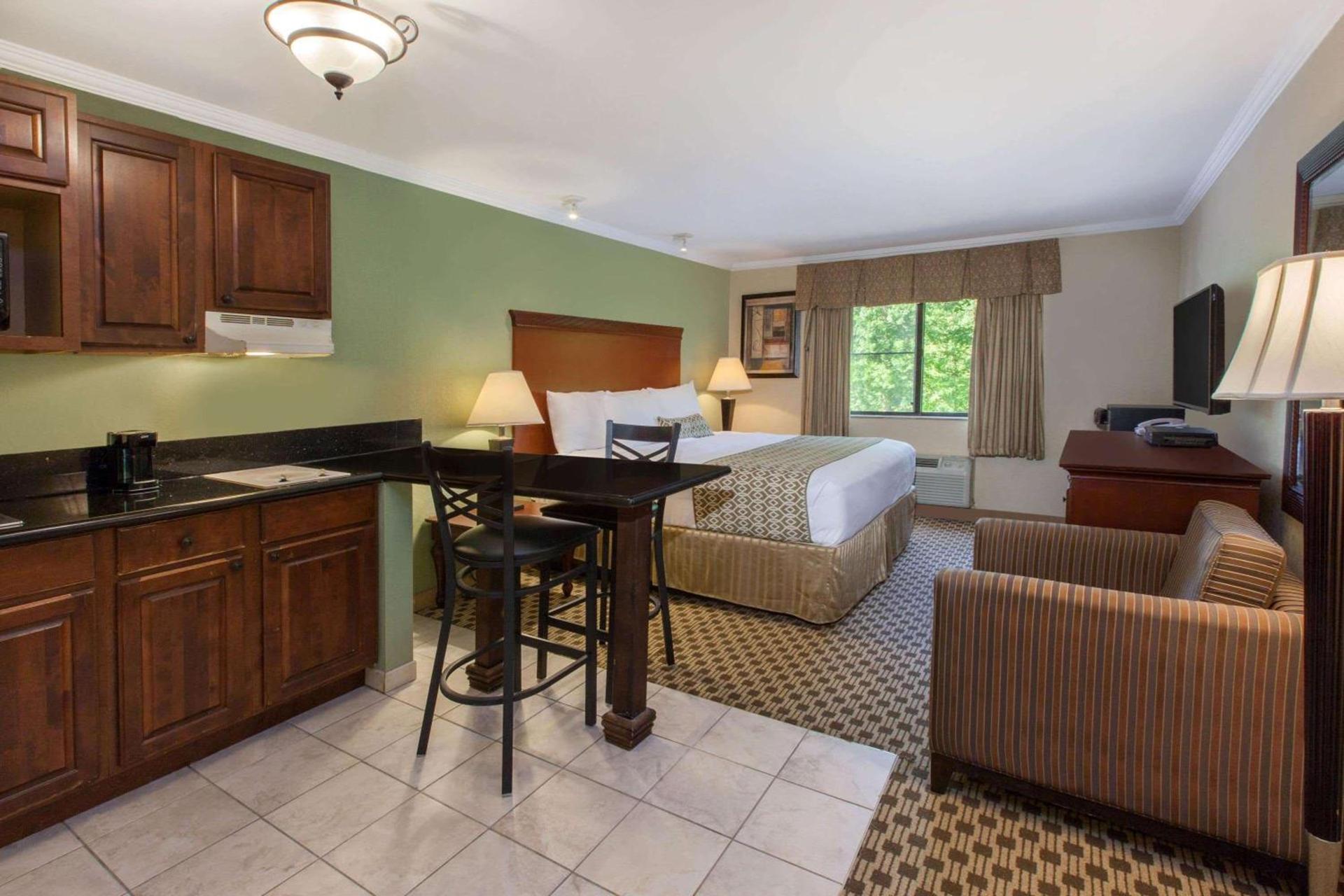 Baymont by Wyndham Pompton Plains/Wayne photo 12