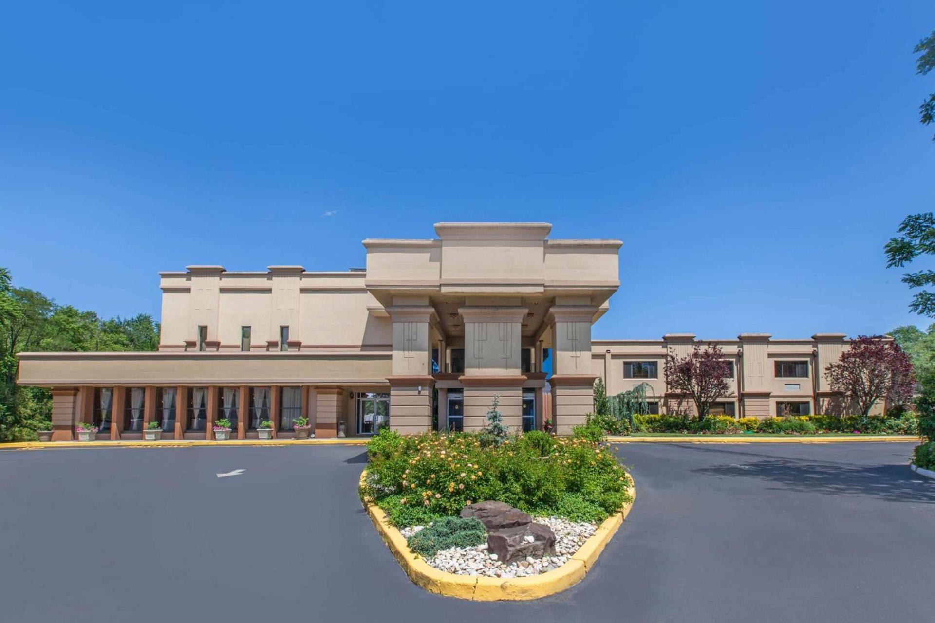 Baymont by Wyndham Pompton Plains/Wayne photo 1