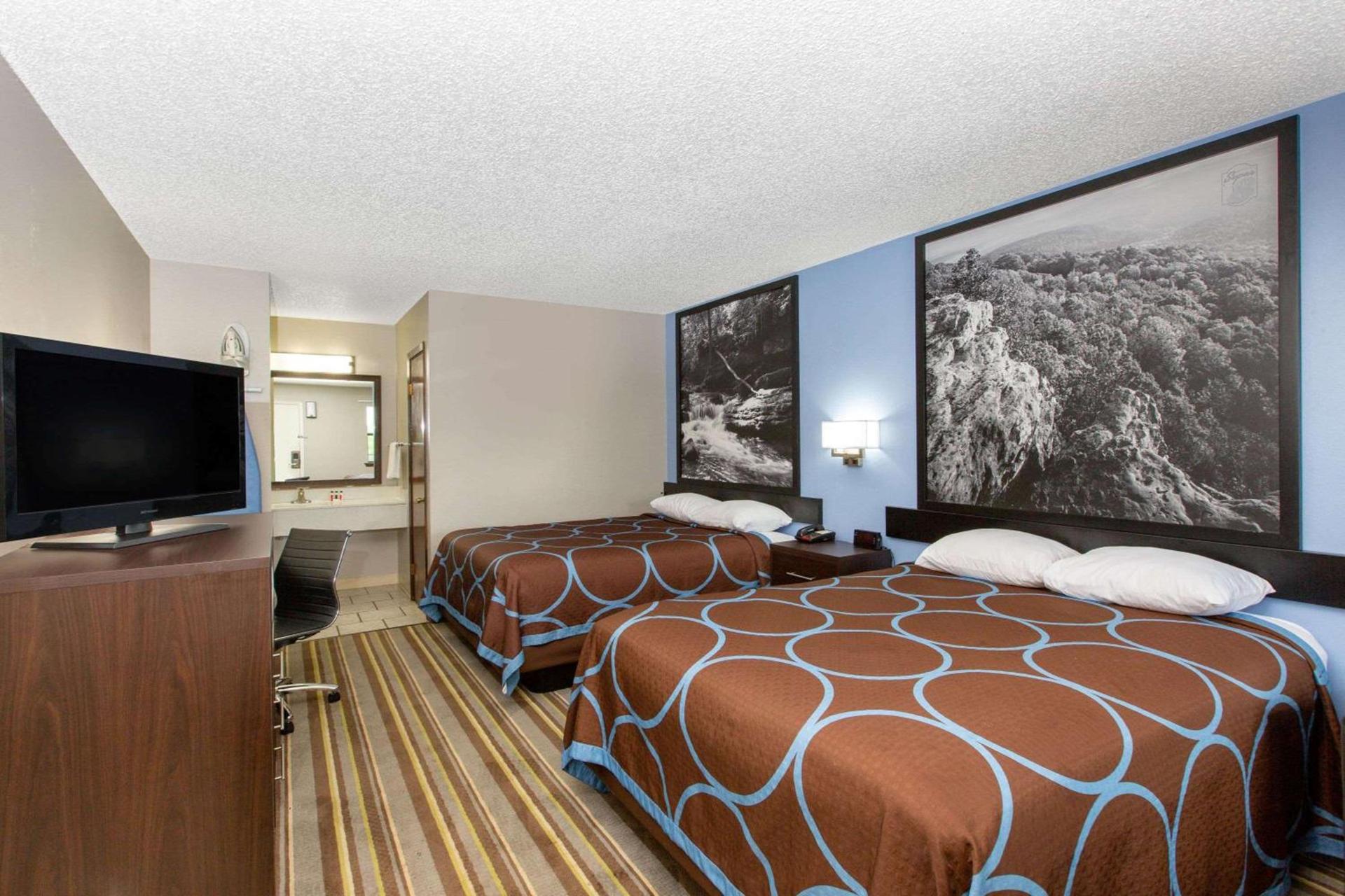 Super 8 by Wyndham Malvern photo 9