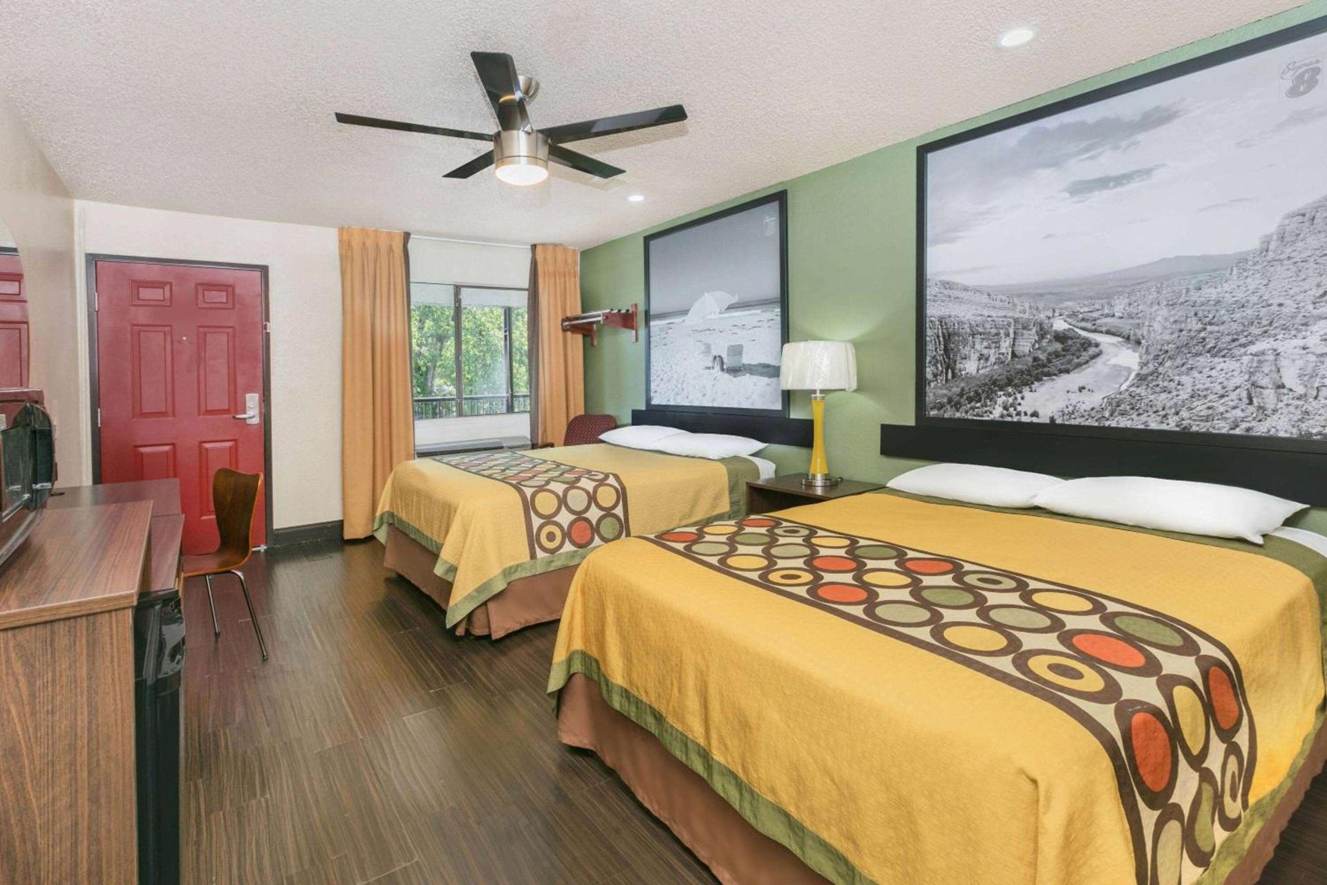 Super 8 by Wyndham Austin University/Downtown Area photo 5