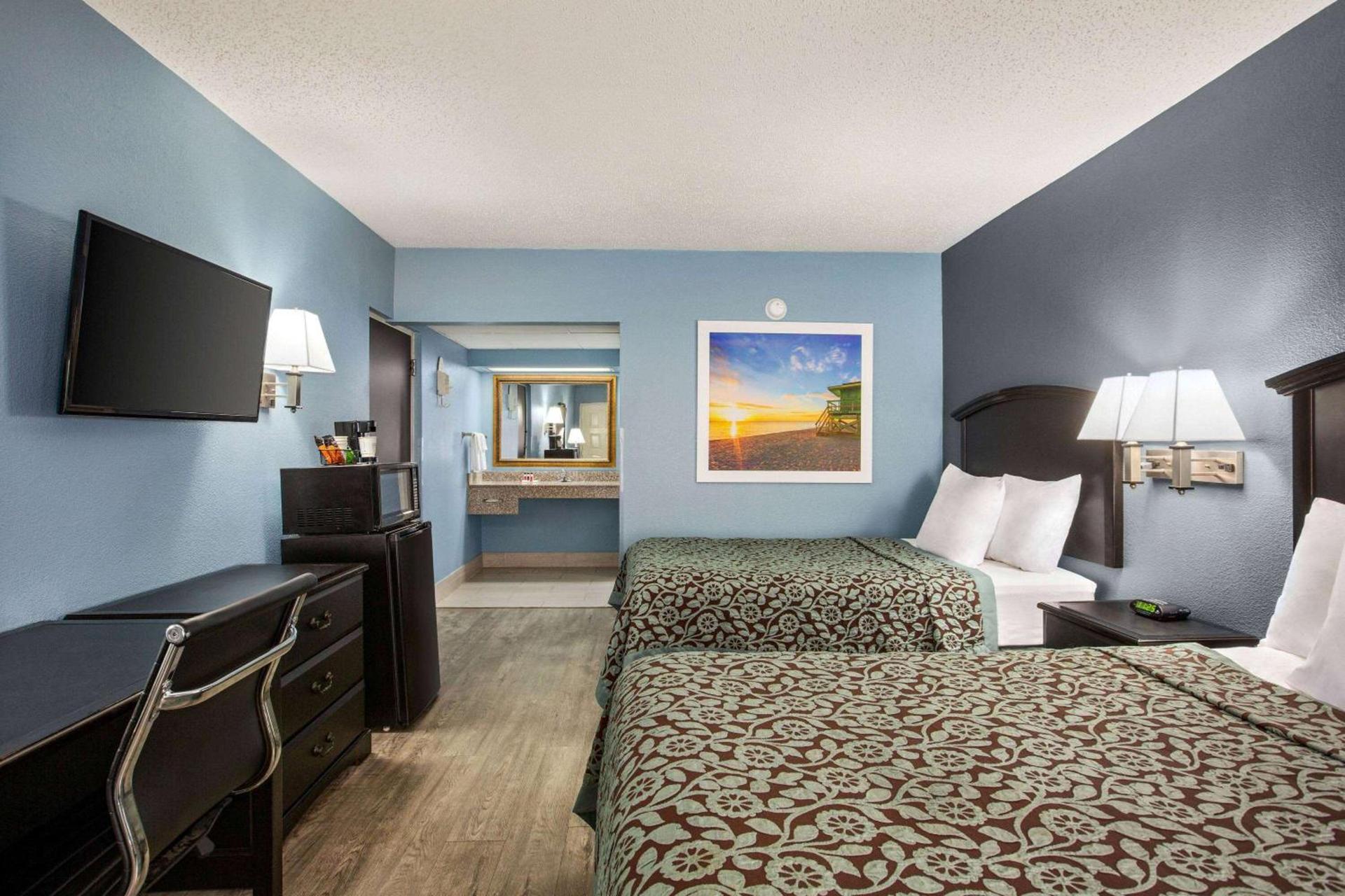 Days Inn by Wyndham Weldon Roanoke Rapids photo 61