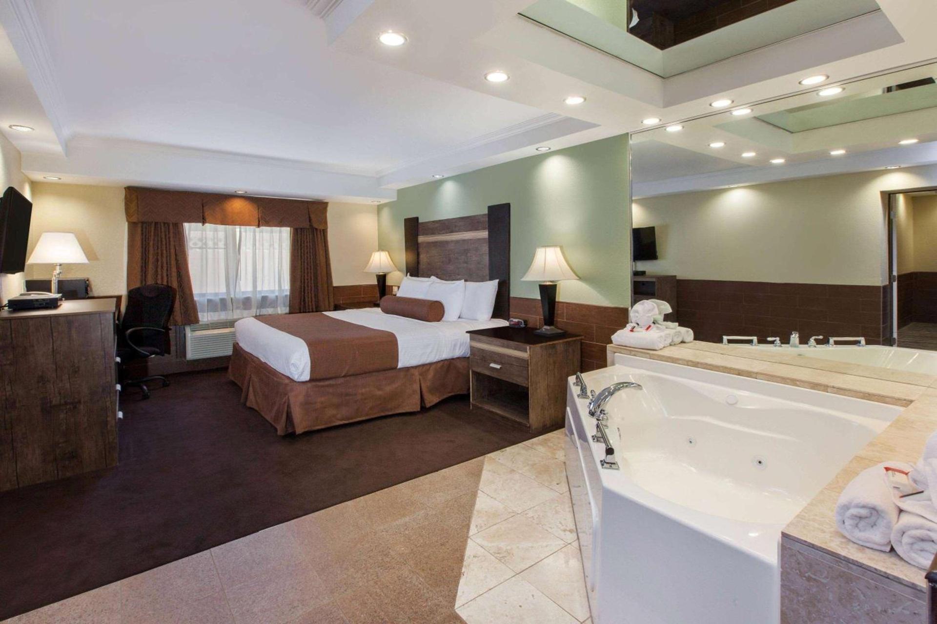 Baymont by Wyndham Pompton Plains/Wayne photo 14