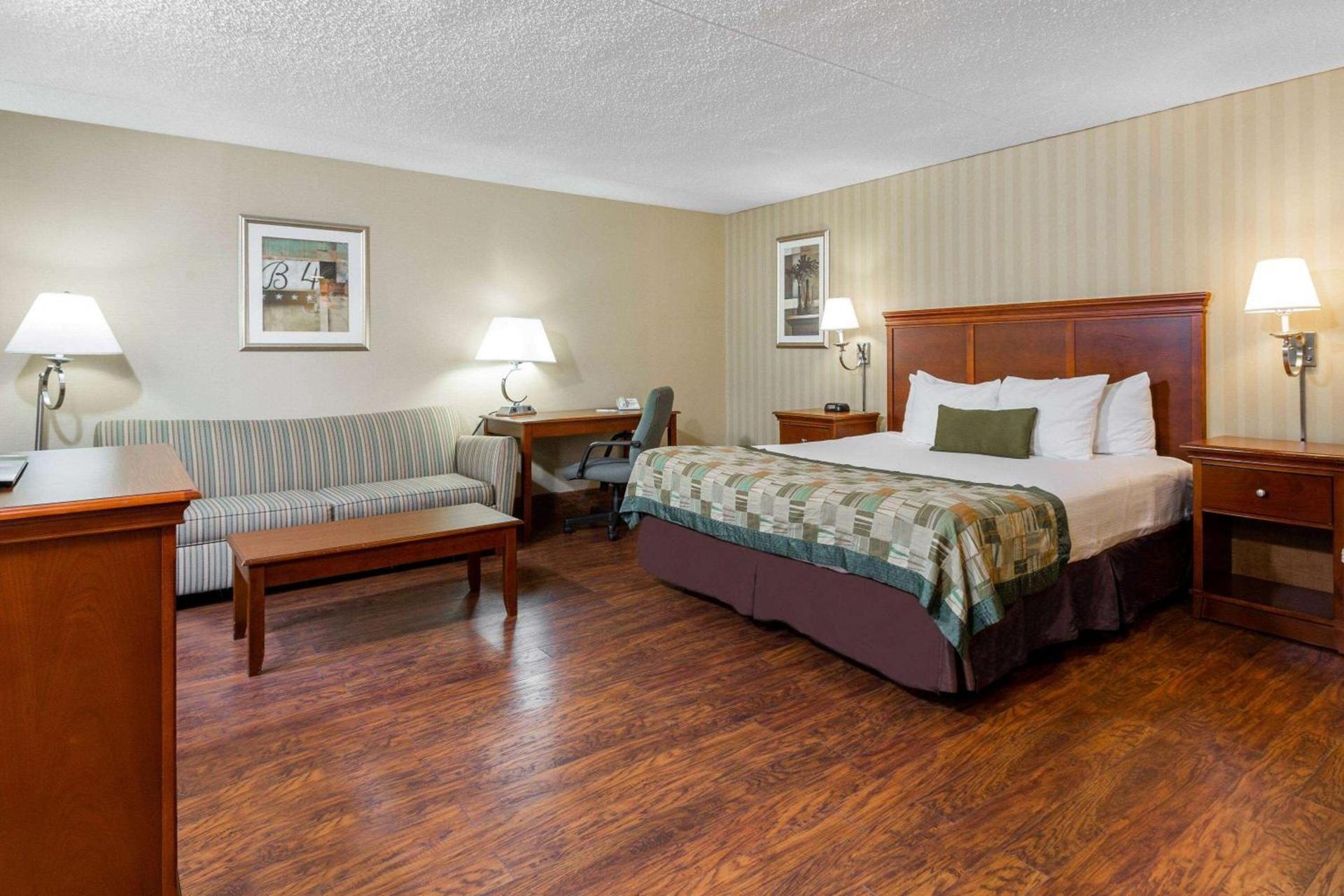 Days Inn by Wyndham Westminster photo 13