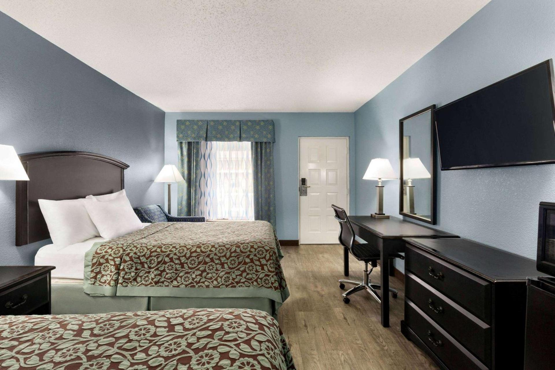 Days Inn by Wyndham Weldon Roanoke Rapids photo 51