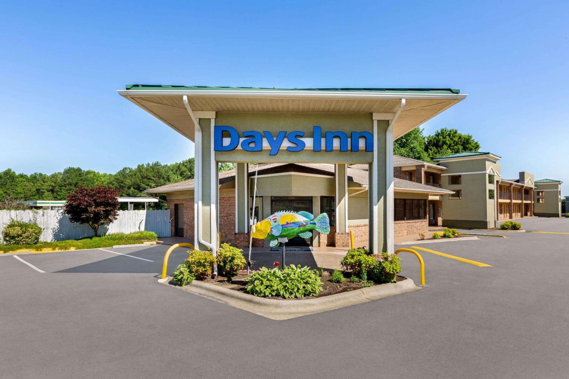 Days Inn by Wyndham Weldon Roanoke Rapids photo 44