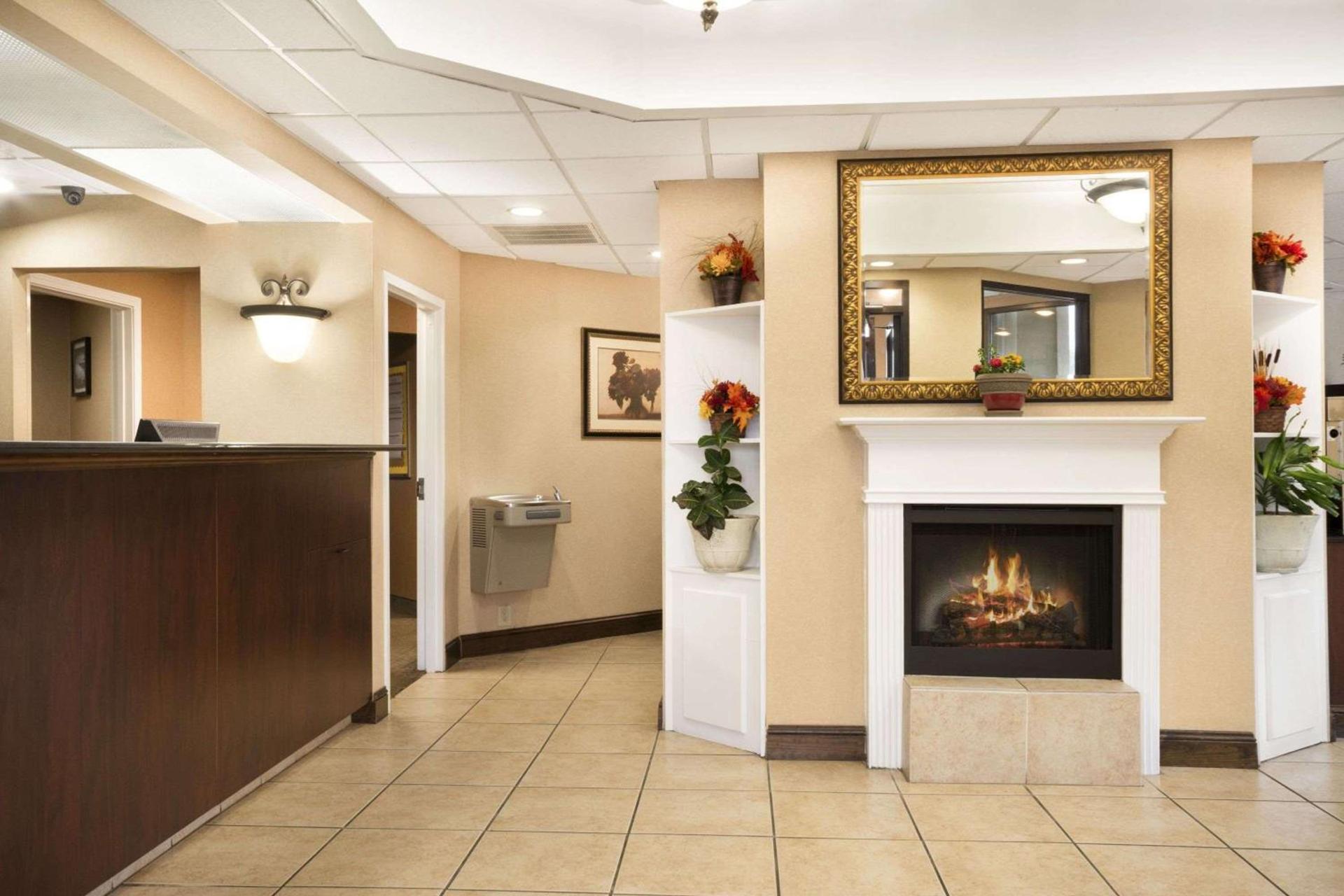 Days Inn by Wyndham Weldon Roanoke Rapids photo 42