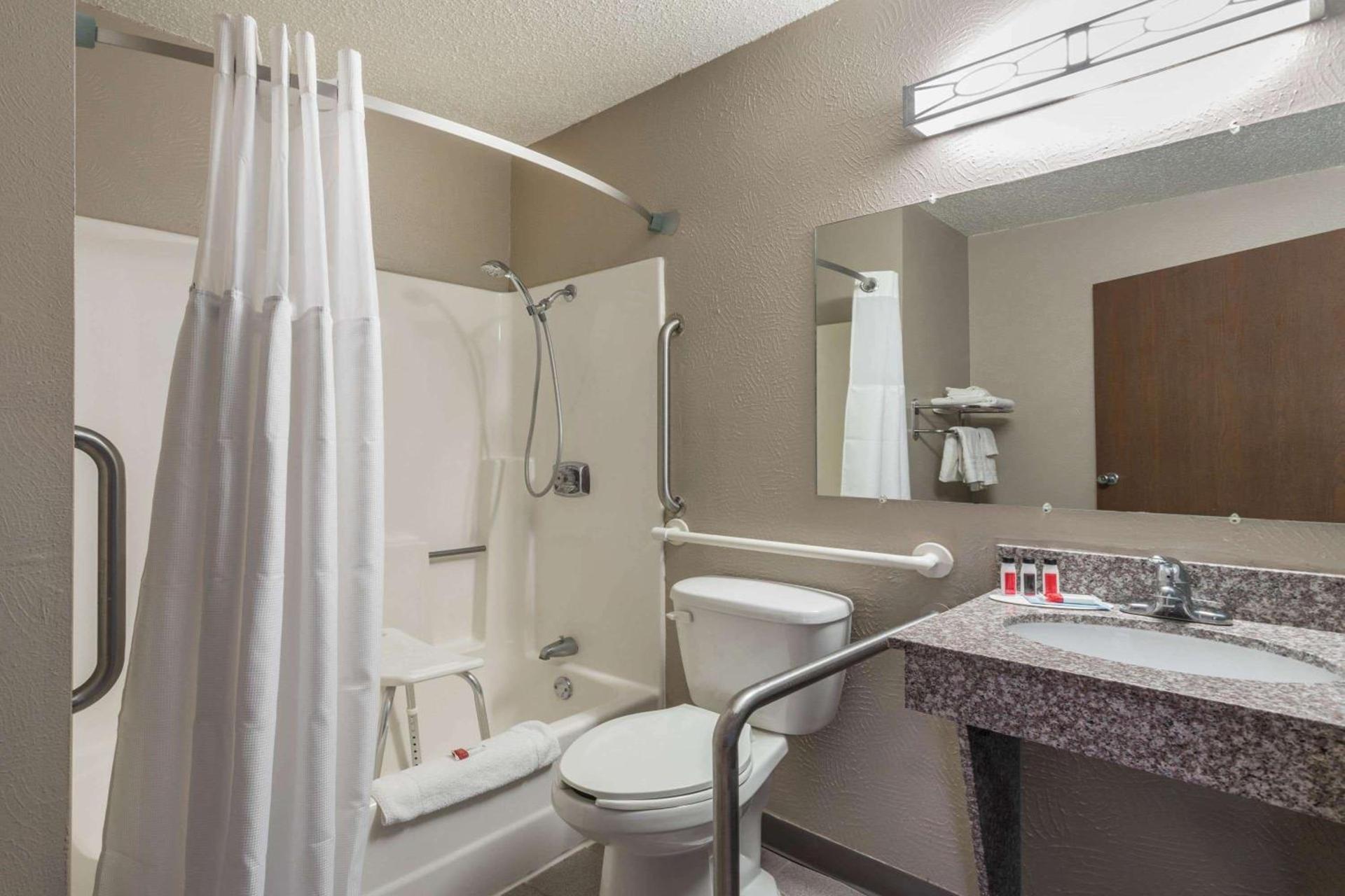 Super 8 by Wyndham Gillette photo 14