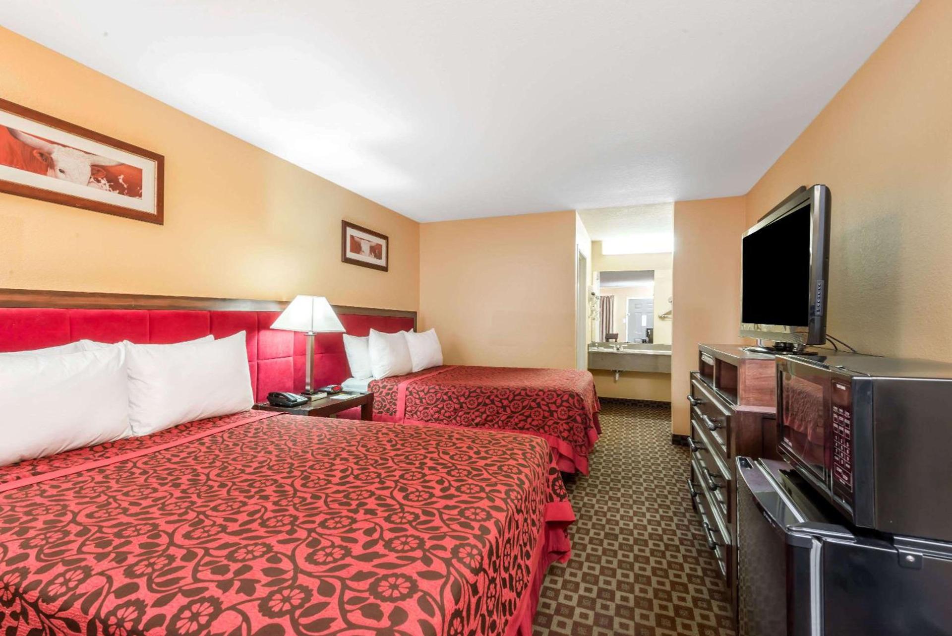 Days Inn by Wyndham Weldon Roanoke Rapids photo 35
