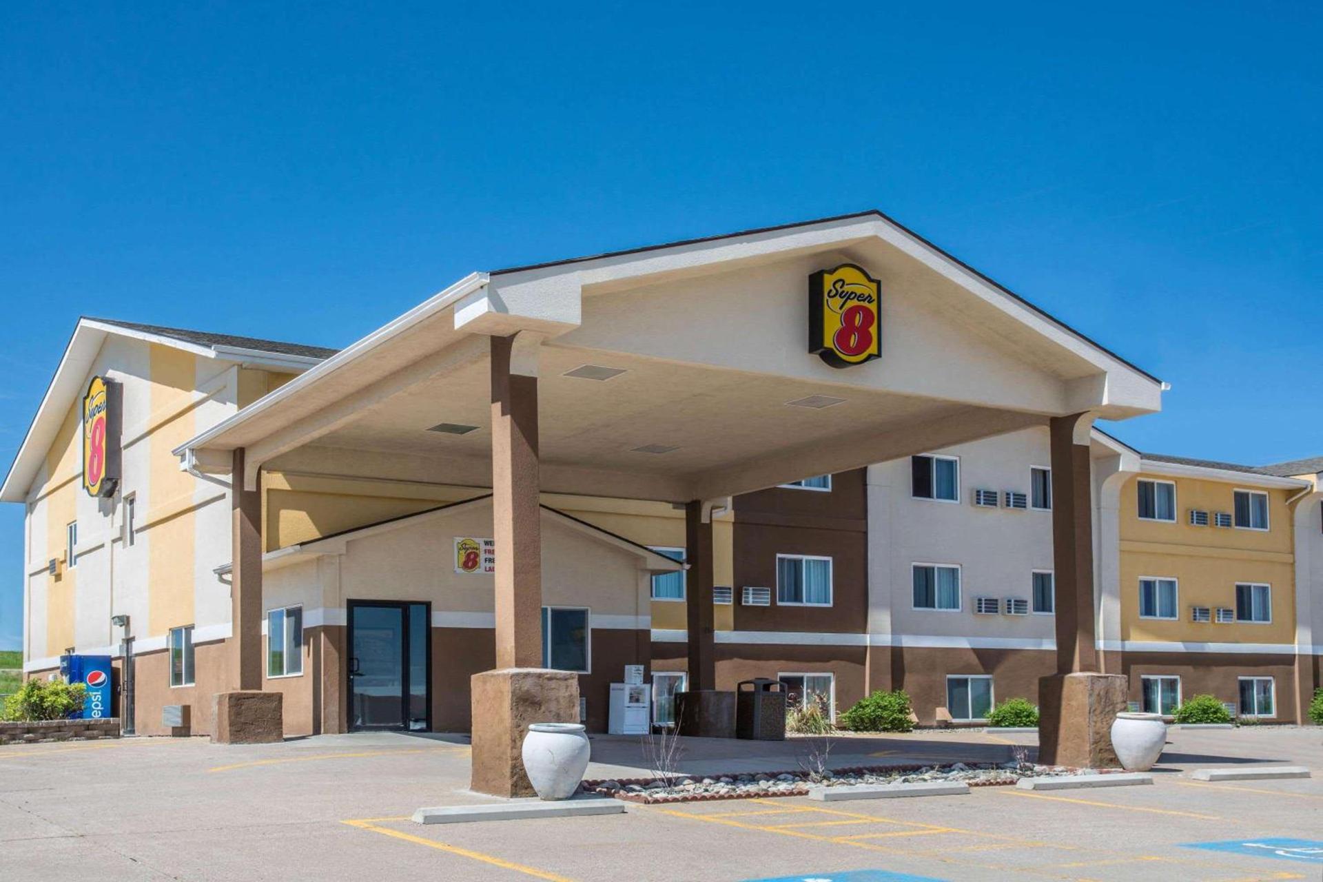 Super 8 by Wyndham Gillette — hotel in Gillette