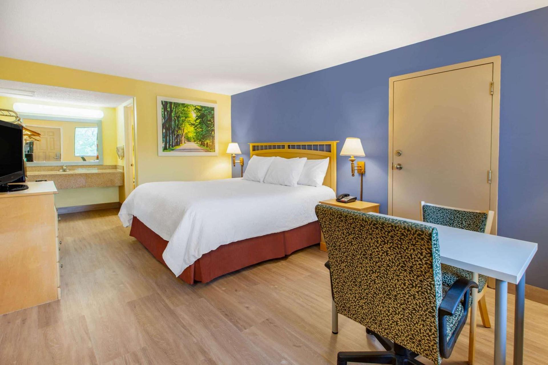 Days Inn by Wyndham Grantville photo 7