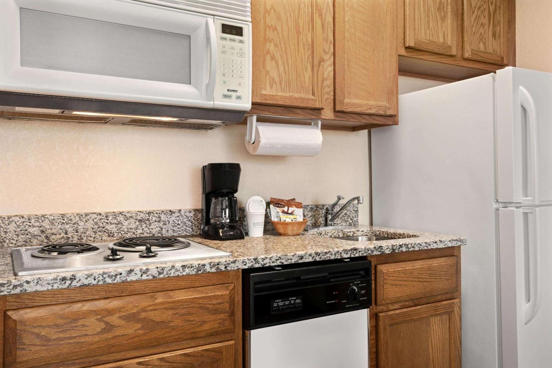 Hawthorn Extended Stay by Wyndham Decatur photo 24