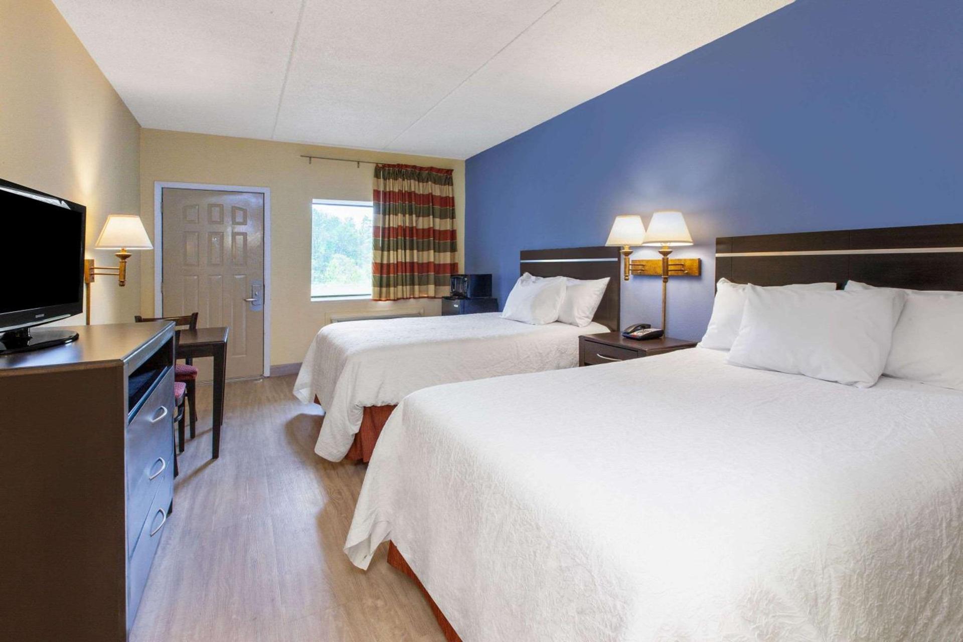 Days Inn by Wyndham Grantville photo 13