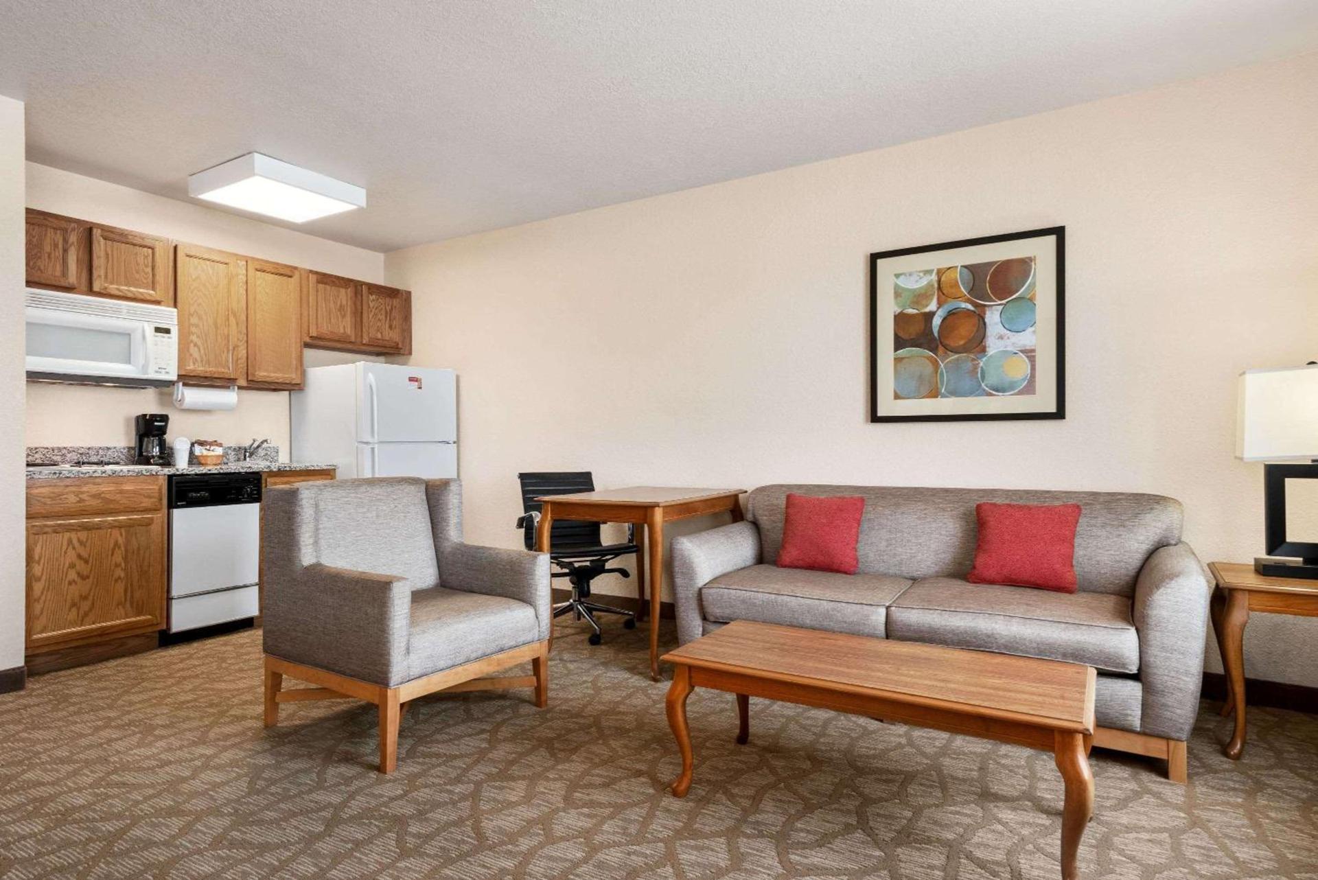 Hawthorn Extended Stay by Wyndham Decatur photo 23