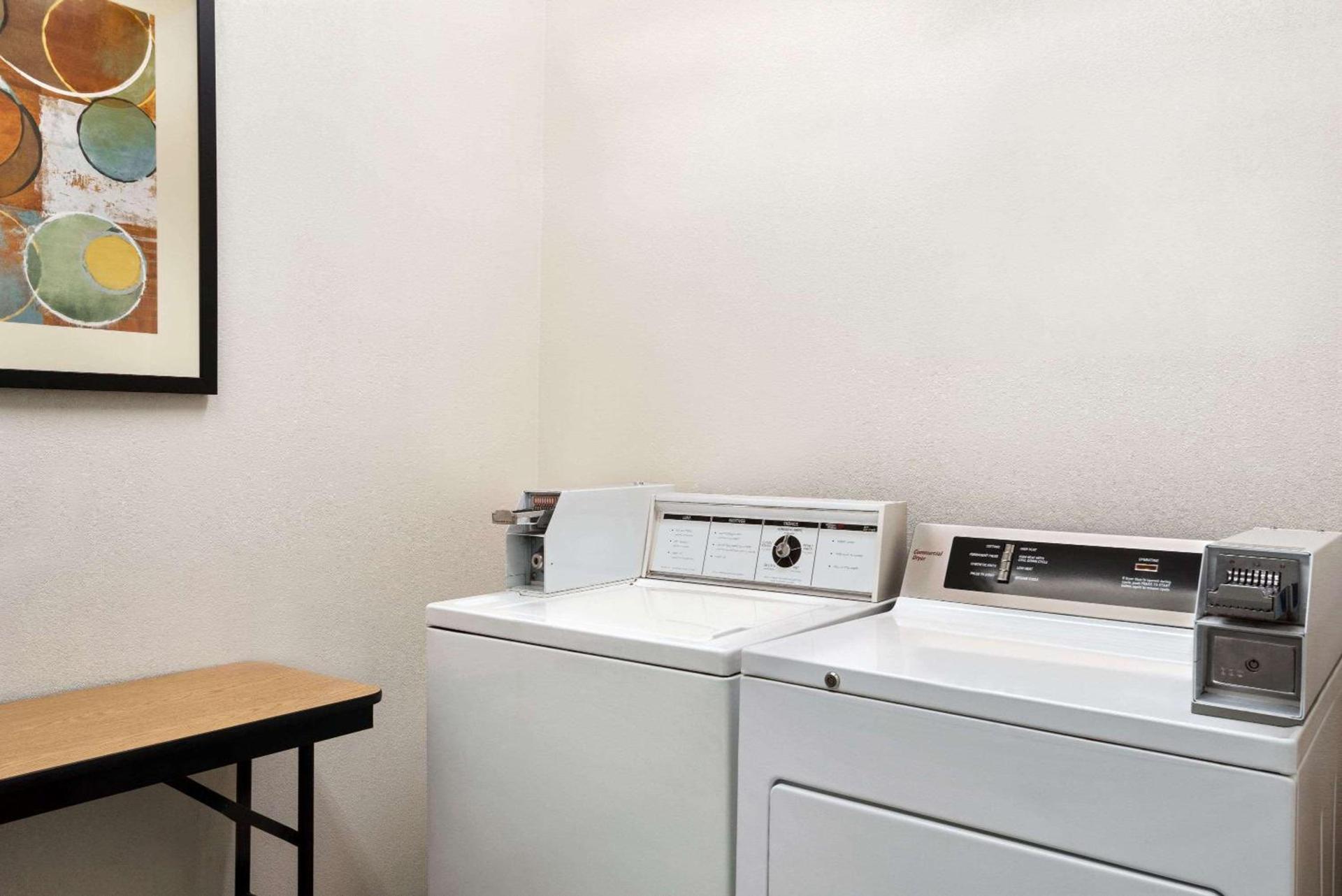 Hawthorn Extended Stay by Wyndham Decatur photo 36