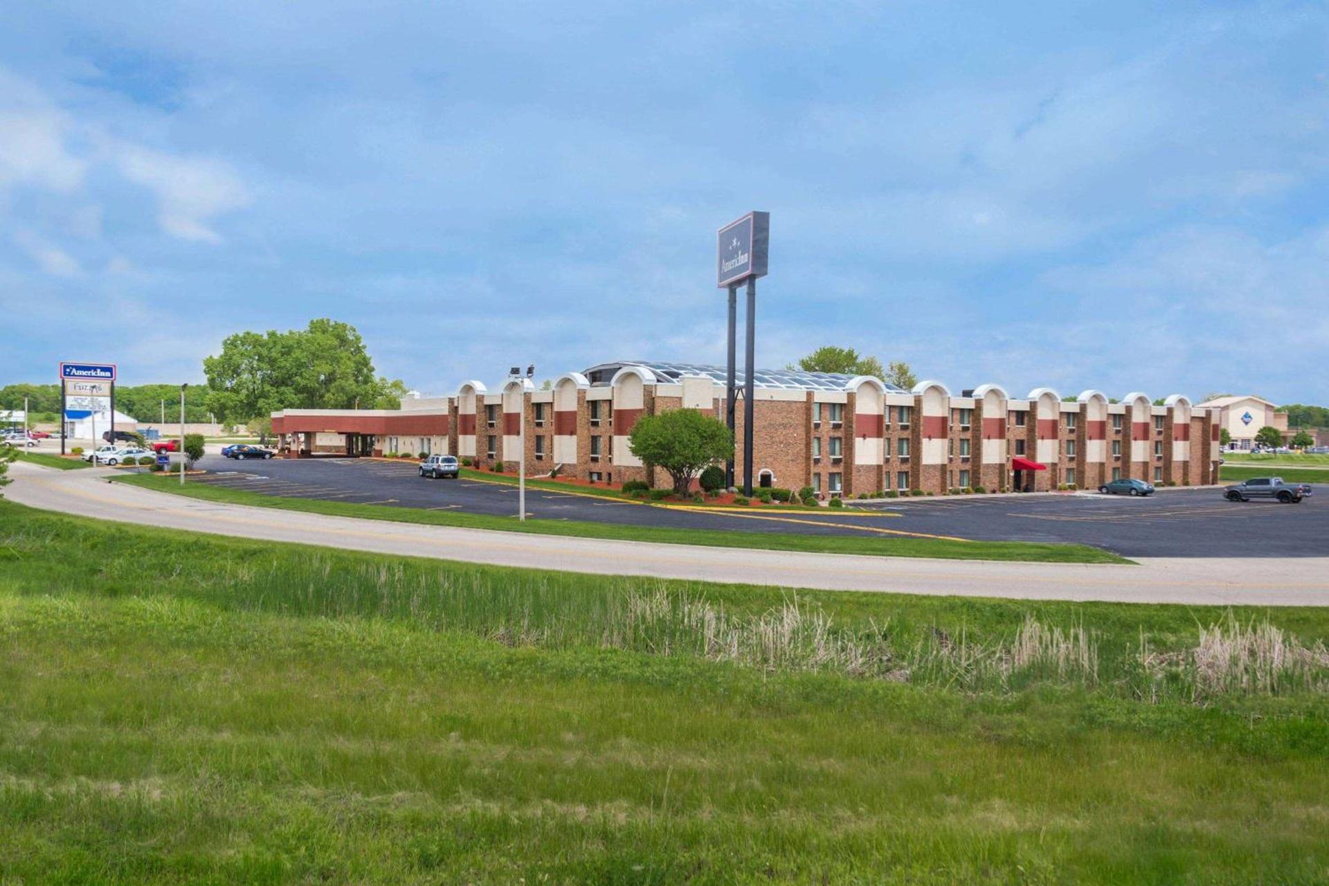 AmericInn by Wyndham Janesville — hotel in Janesville