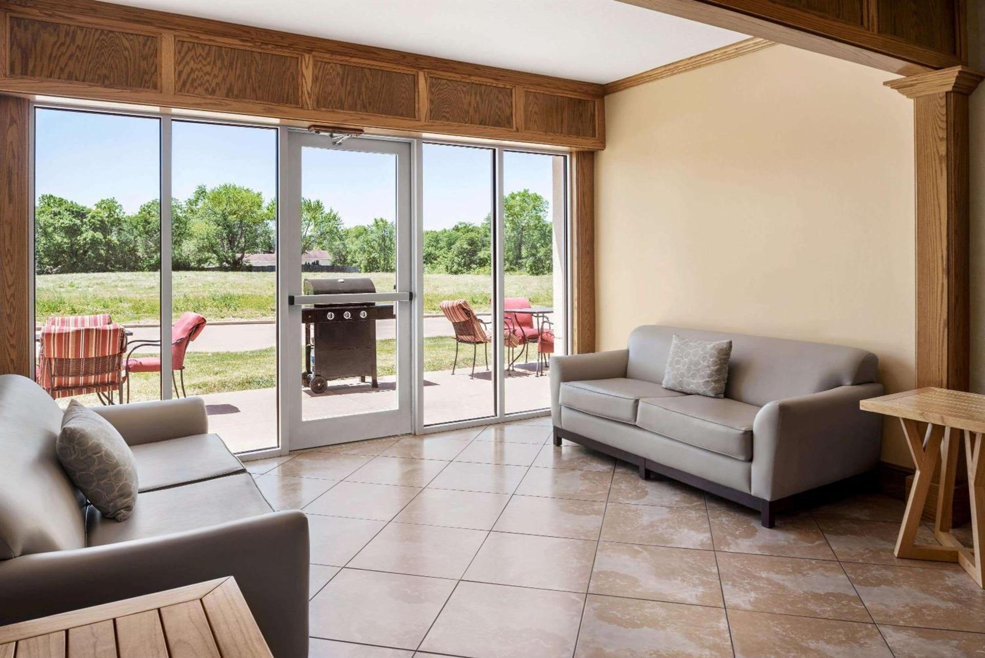 Hawthorn Extended Stay by Wyndham Decatur photo 6