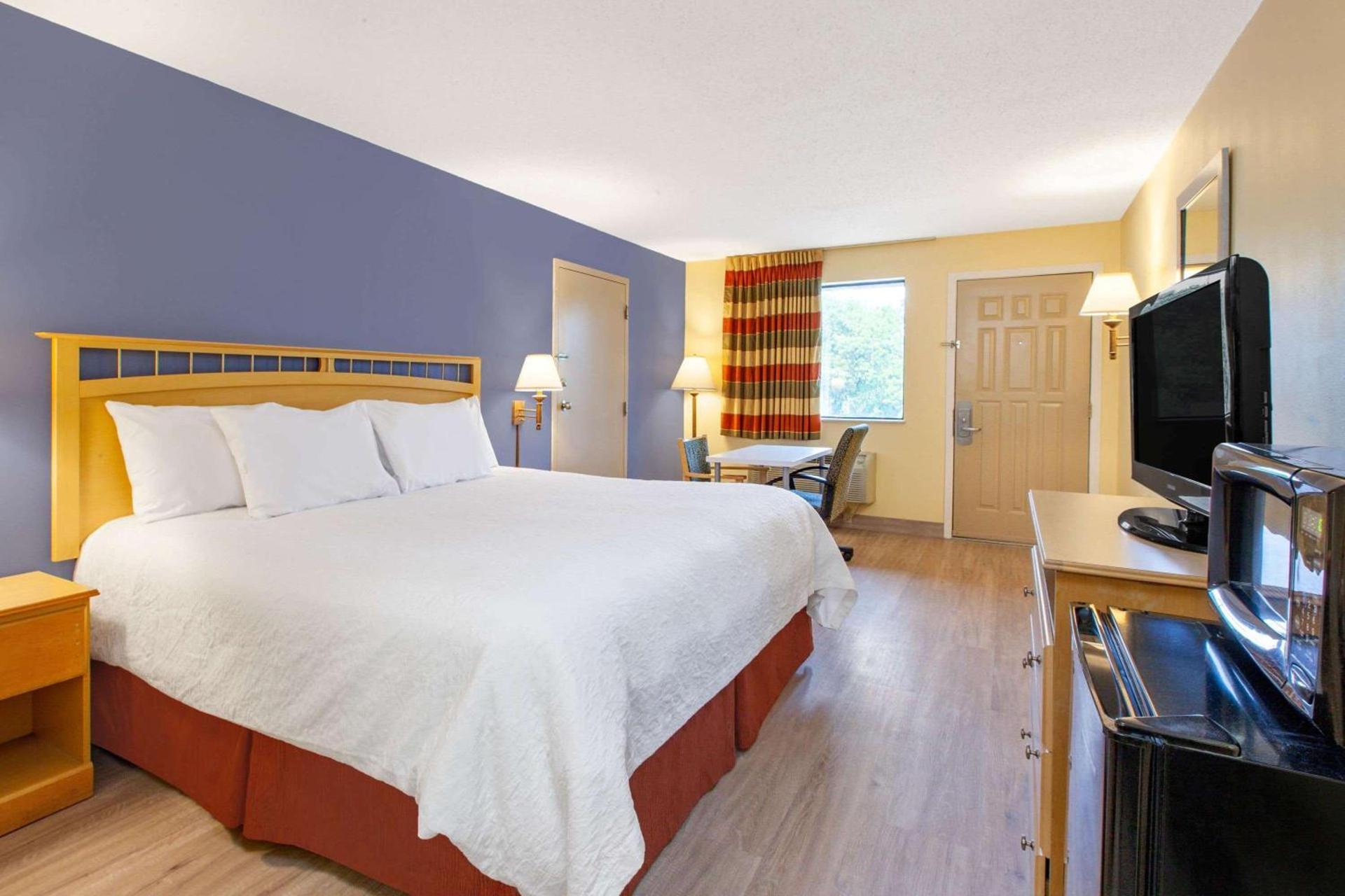 Days Inn by Wyndham Grantville photo 8