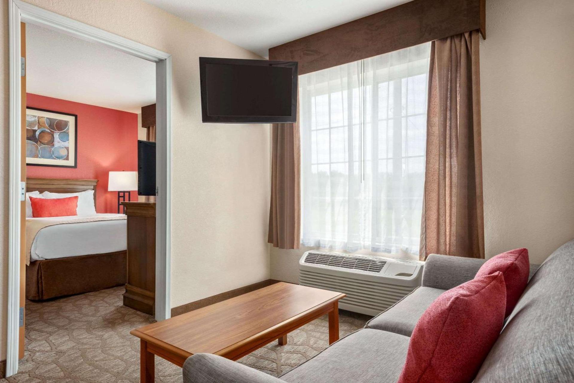 Hawthorn Extended Stay by Wyndham Decatur photo 12