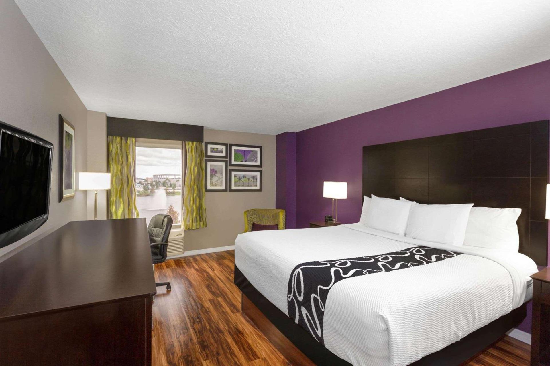 La Quinta by Wyndham Orlando Universal area - Free Shuttle to Universal photo 21