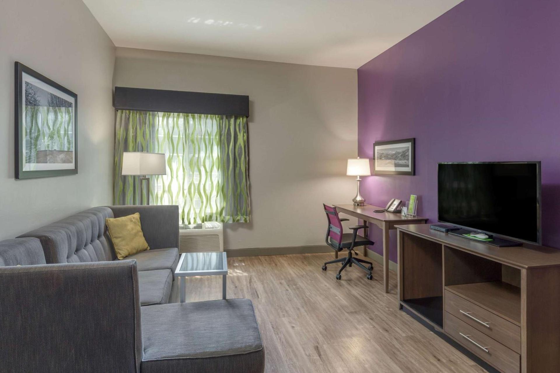 La Quinta by Wyndham Visalia/Sequoia Gateway photo 67