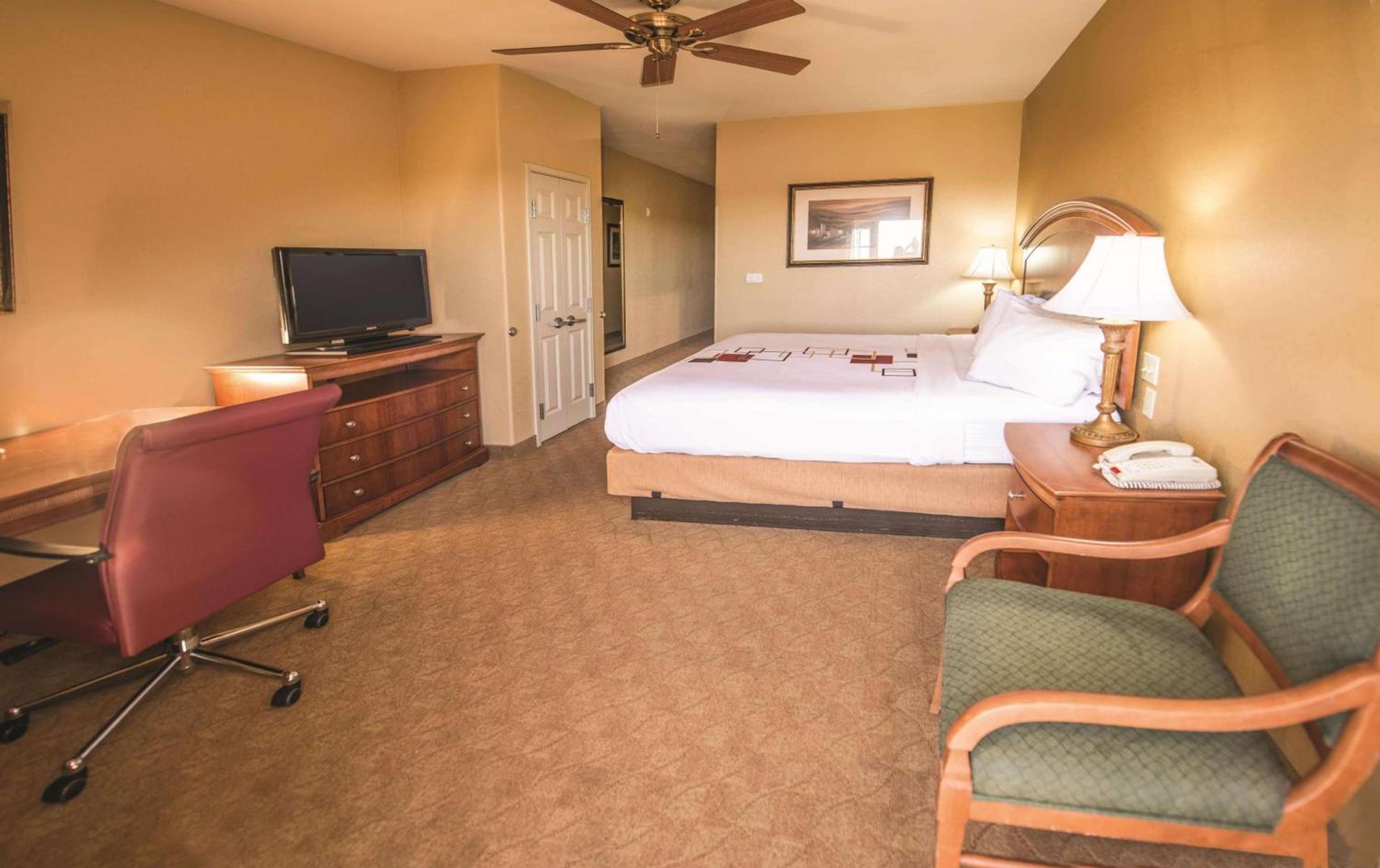 La Quinta by Wyndham Marble Falls photo 80