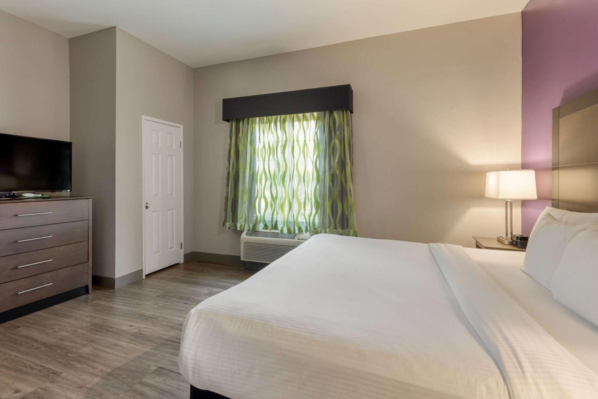 La Quinta by Wyndham Visalia/Sequoia Gateway photo 65