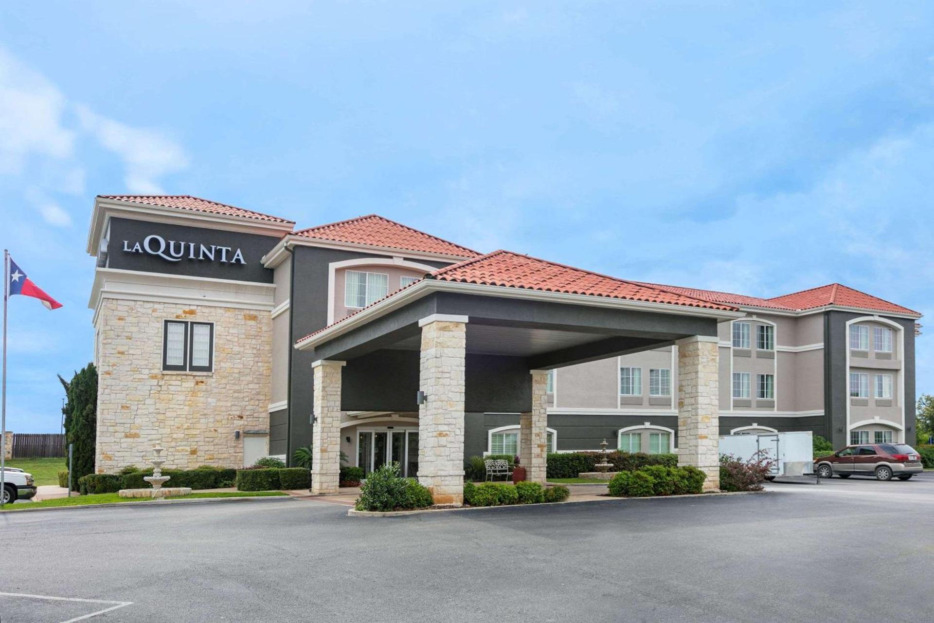 La Quinta by Wyndham Fredericksburg photo 9