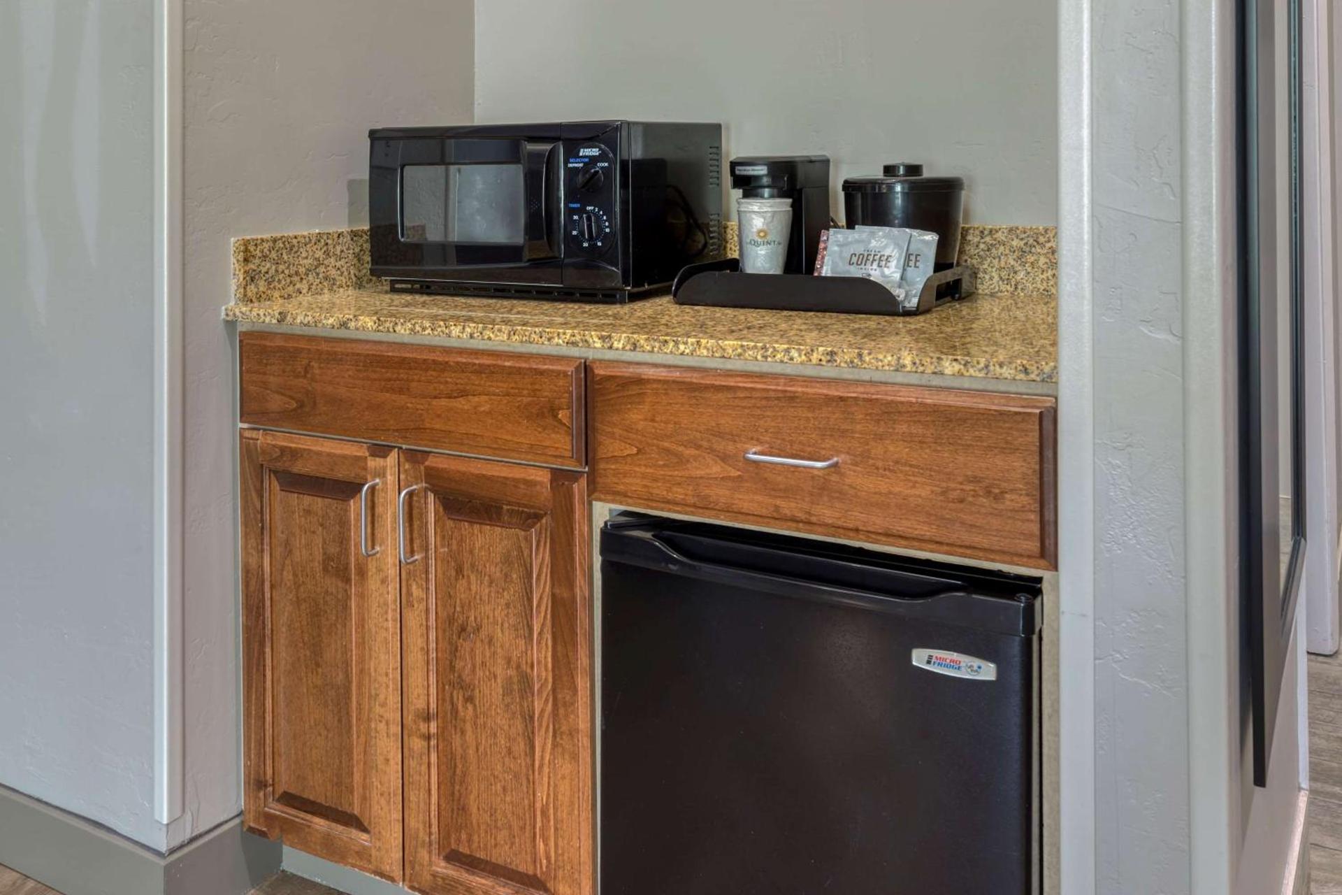 La Quinta by Wyndham Visalia/Sequoia Gateway photo 62