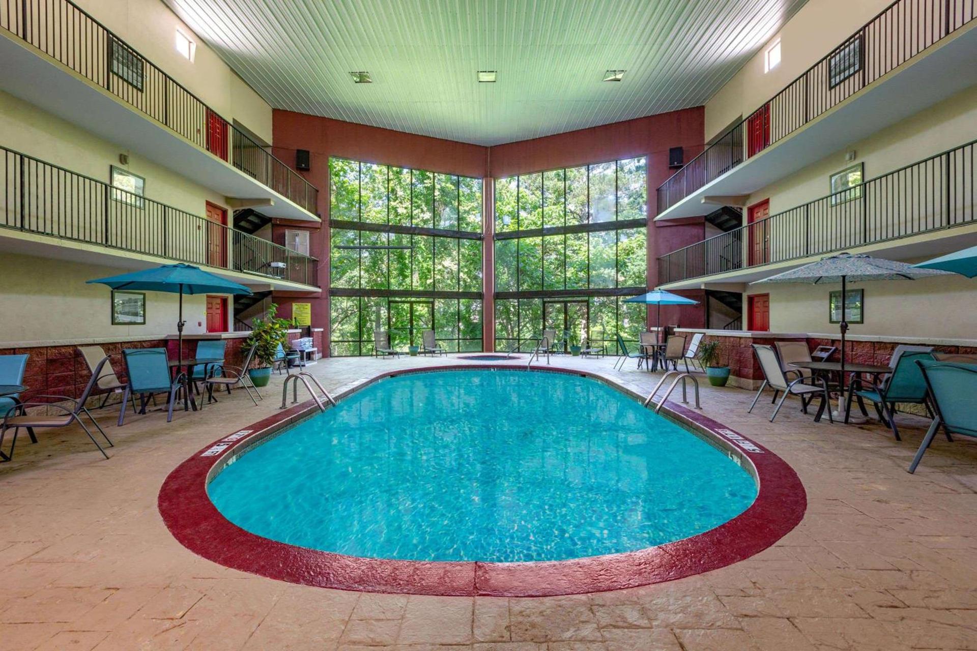Super 8 by Wyndham Eureka Springs photo 4