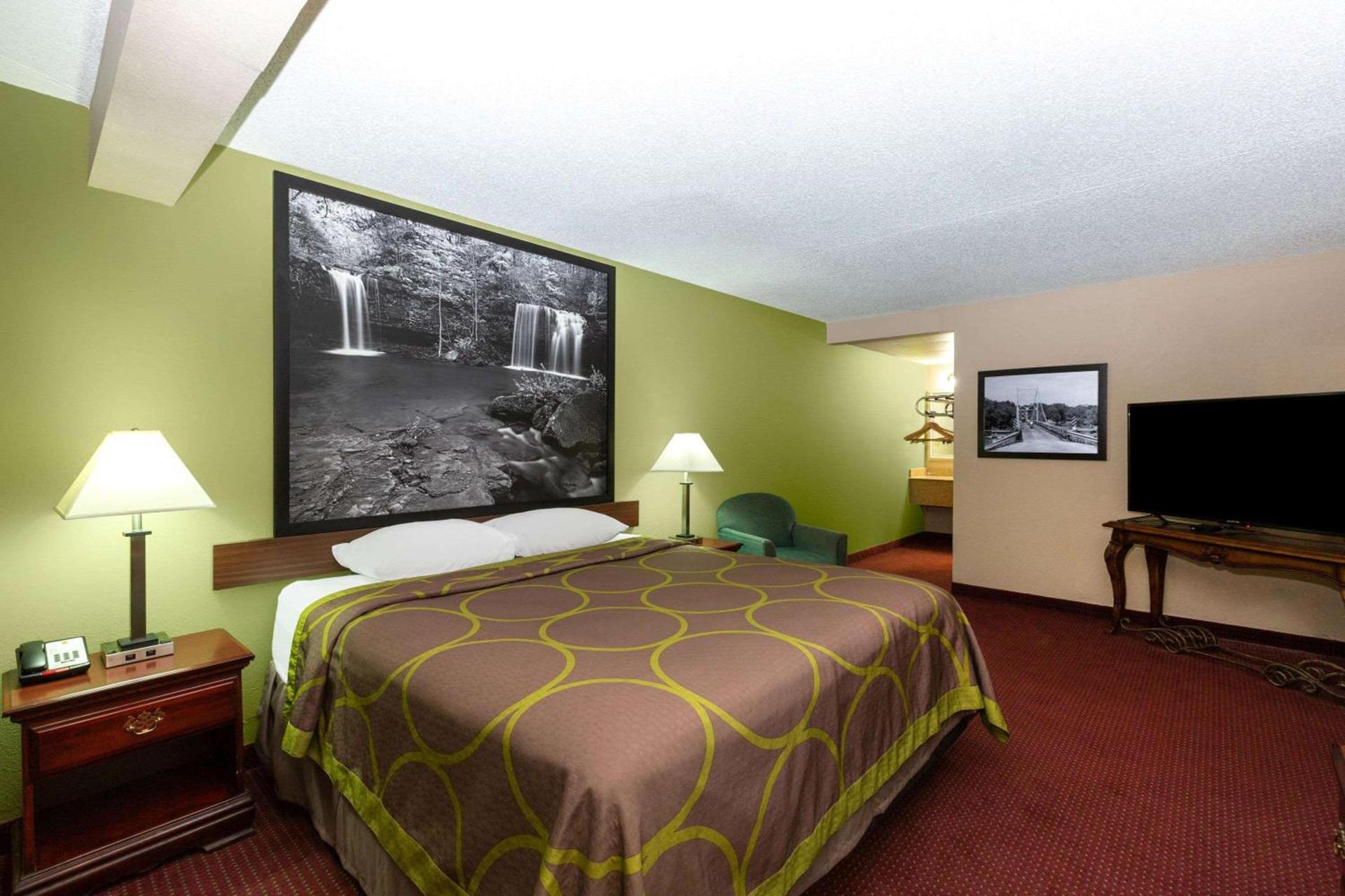 Super 8 by Wyndham Eureka Springs photo 17