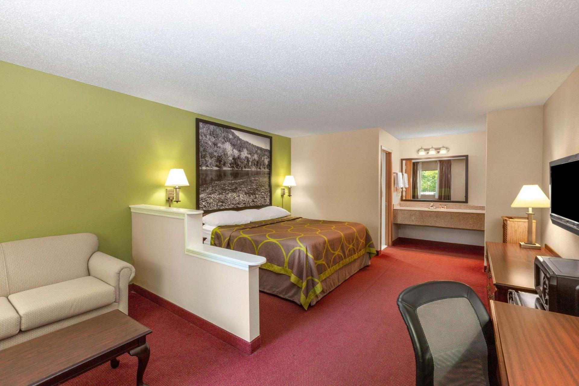 Super 8 by Wyndham Eureka Springs photo 18