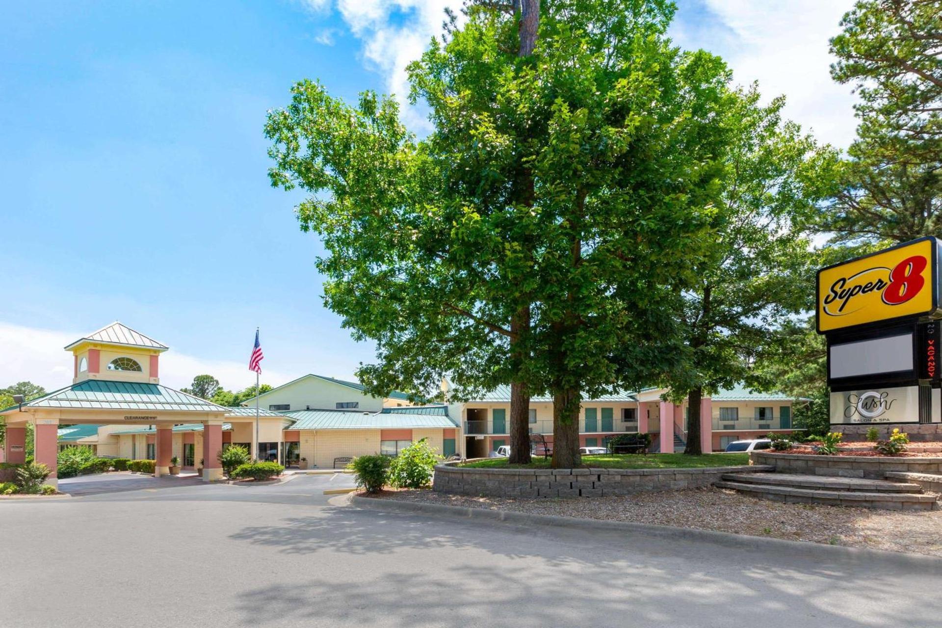 Super 8 by Wyndham Eureka Springs — hotel in Eureka Springs