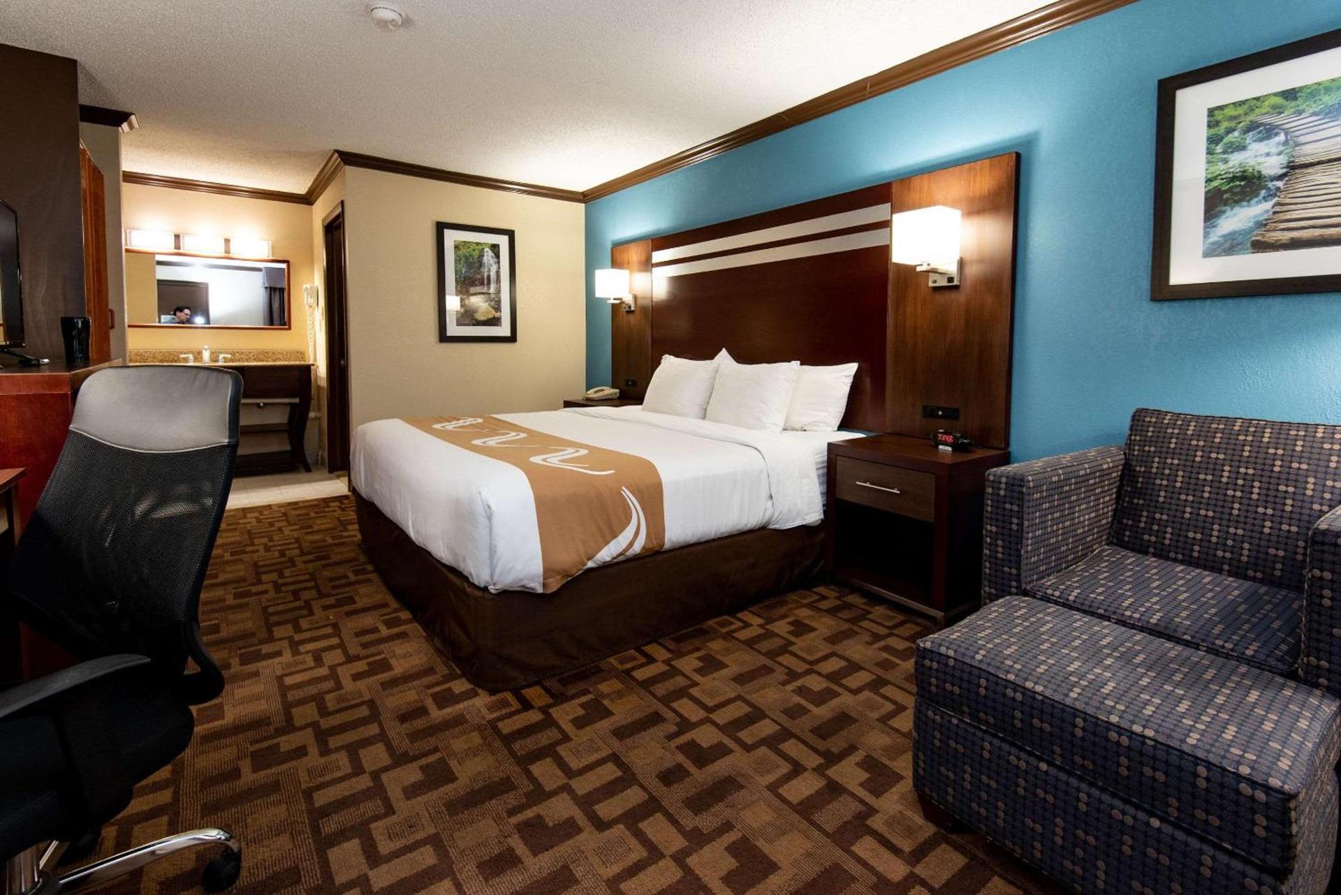 Quality Inn & Suites Quakertown-Allentown photo 7