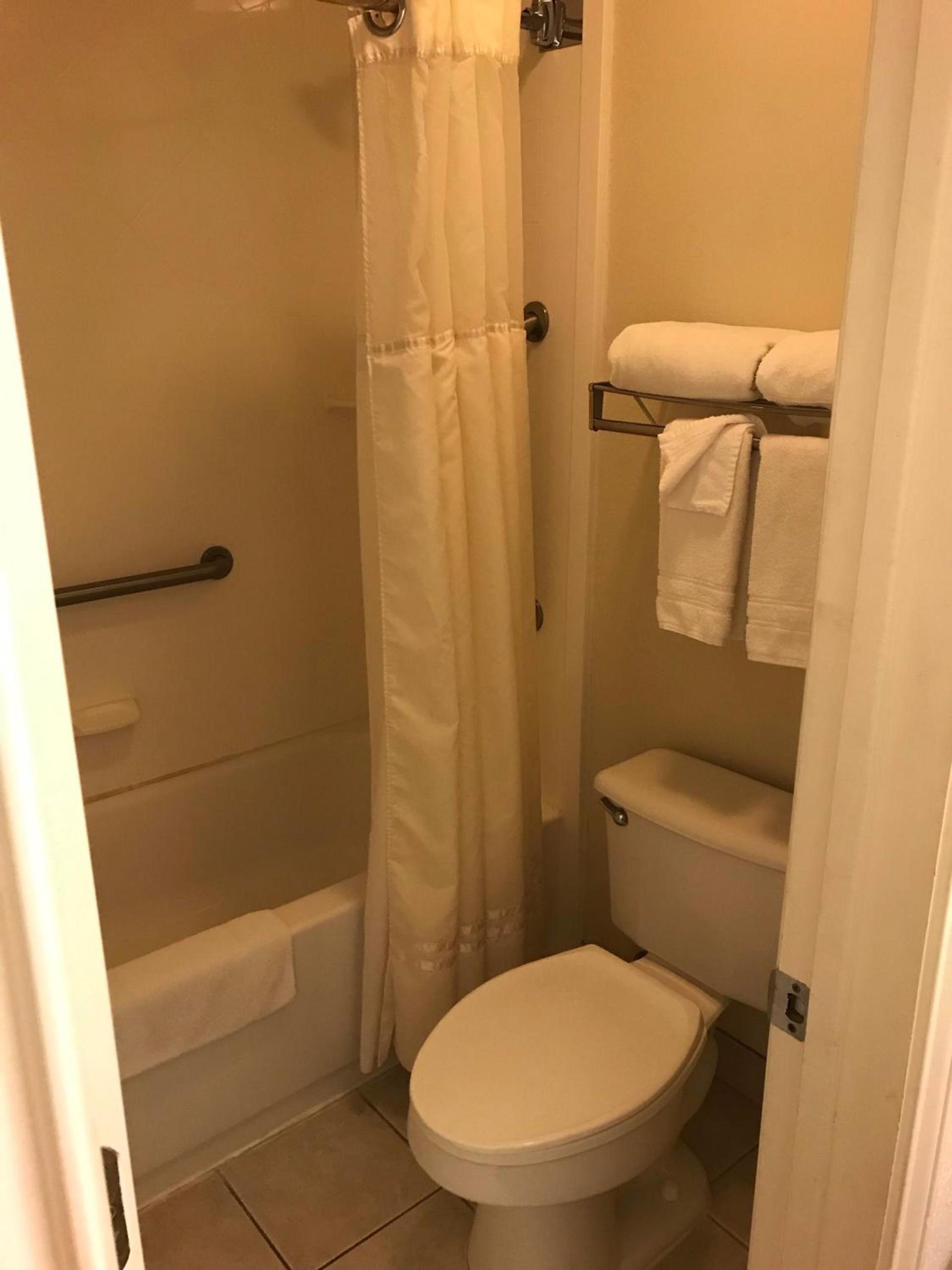 Days Inn by Wyndham San Angelo photo 2