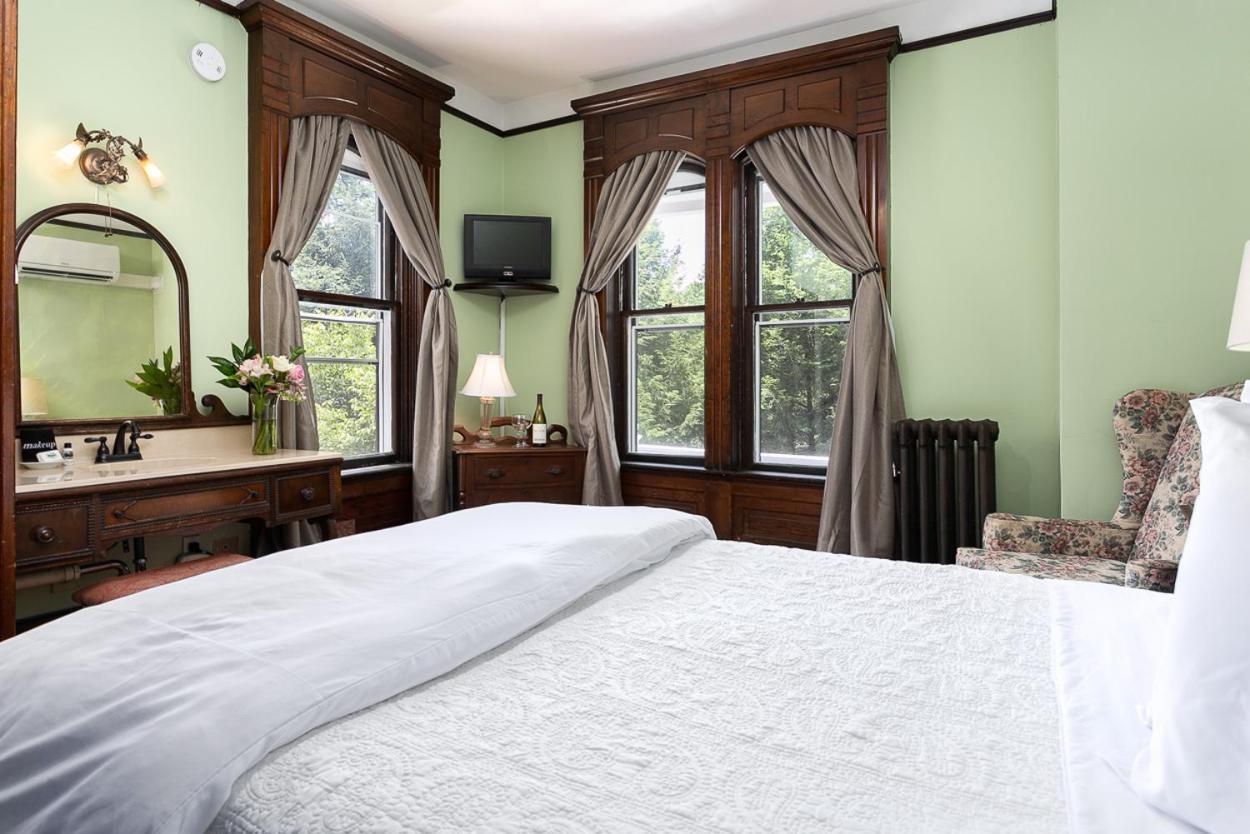 Cedar Crest Inn photo 19