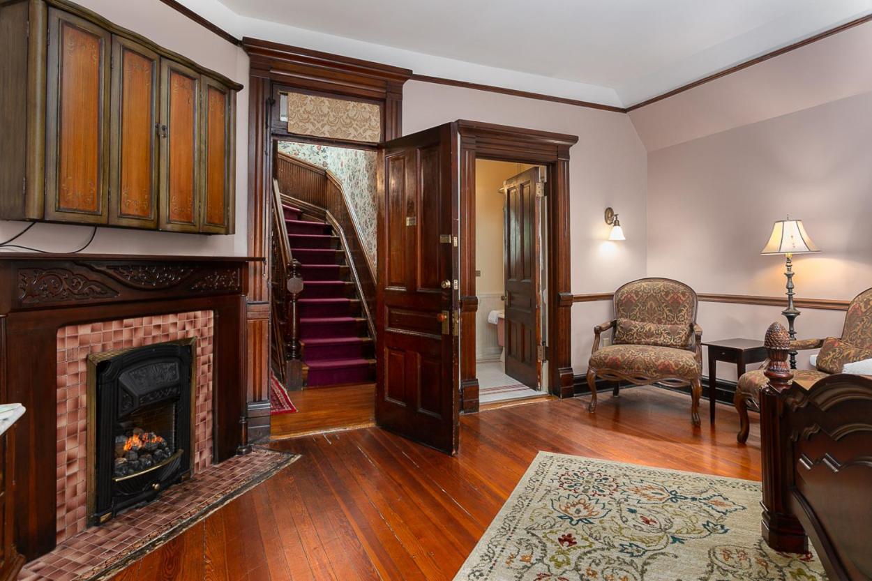 Cedar Crest Inn photo 25