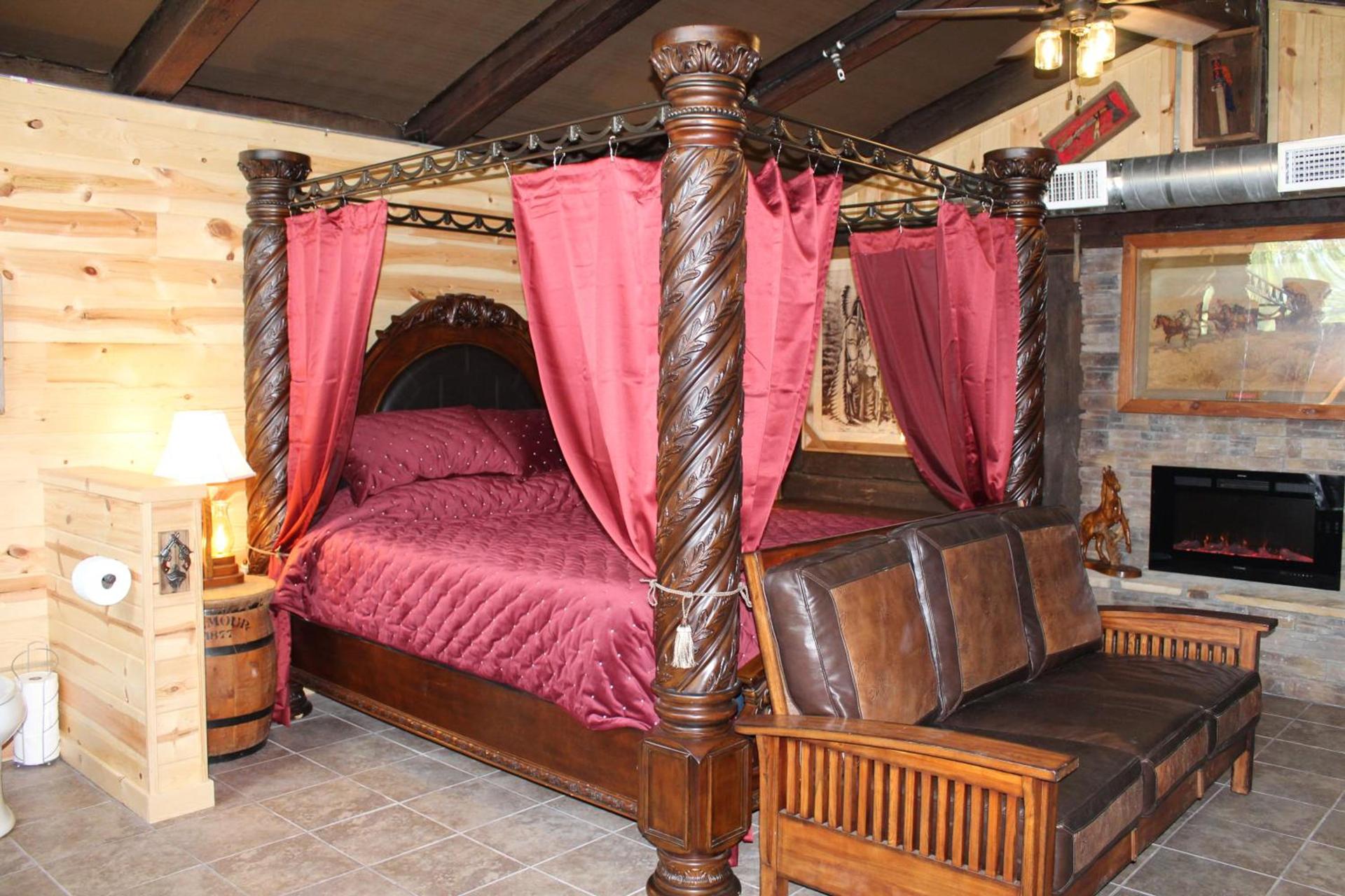 Samantha's Timber Inn photo 33