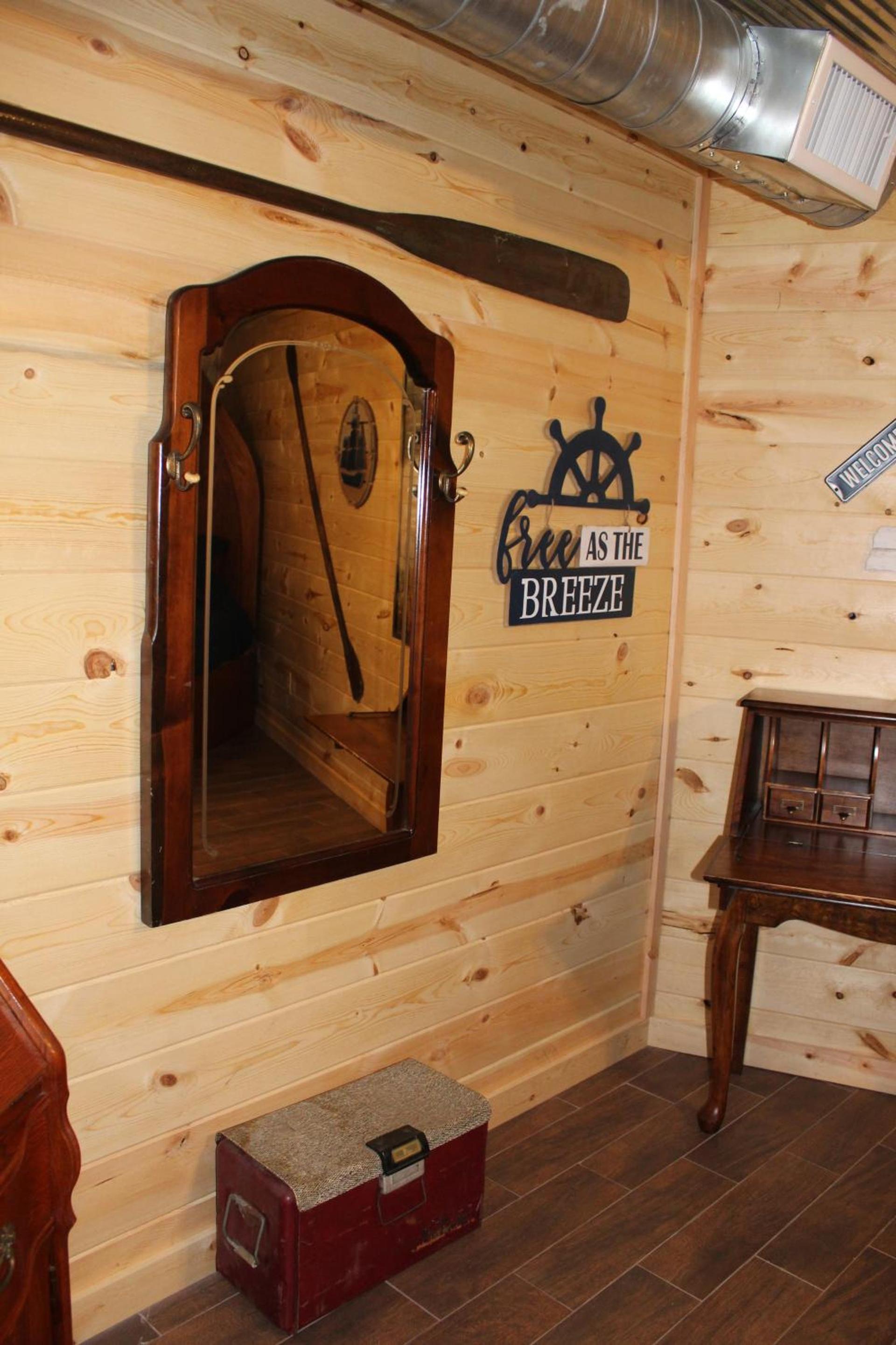 Samantha's Timber Inn photo 8