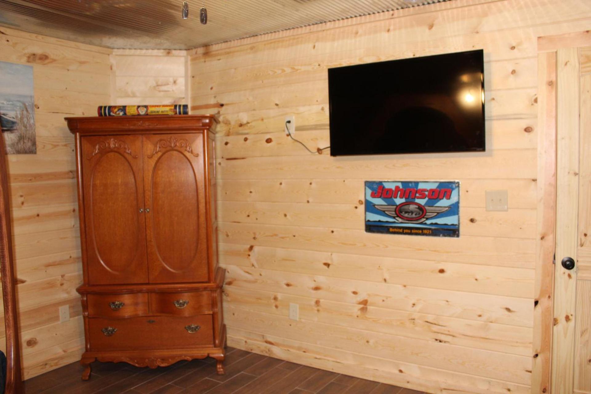 Samantha's Timber Inn photo 63