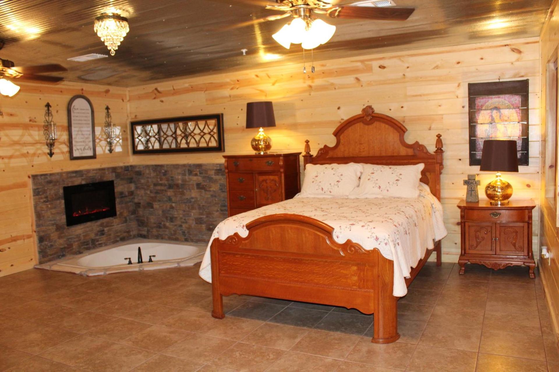 Samantha's Timber Inn photo 11