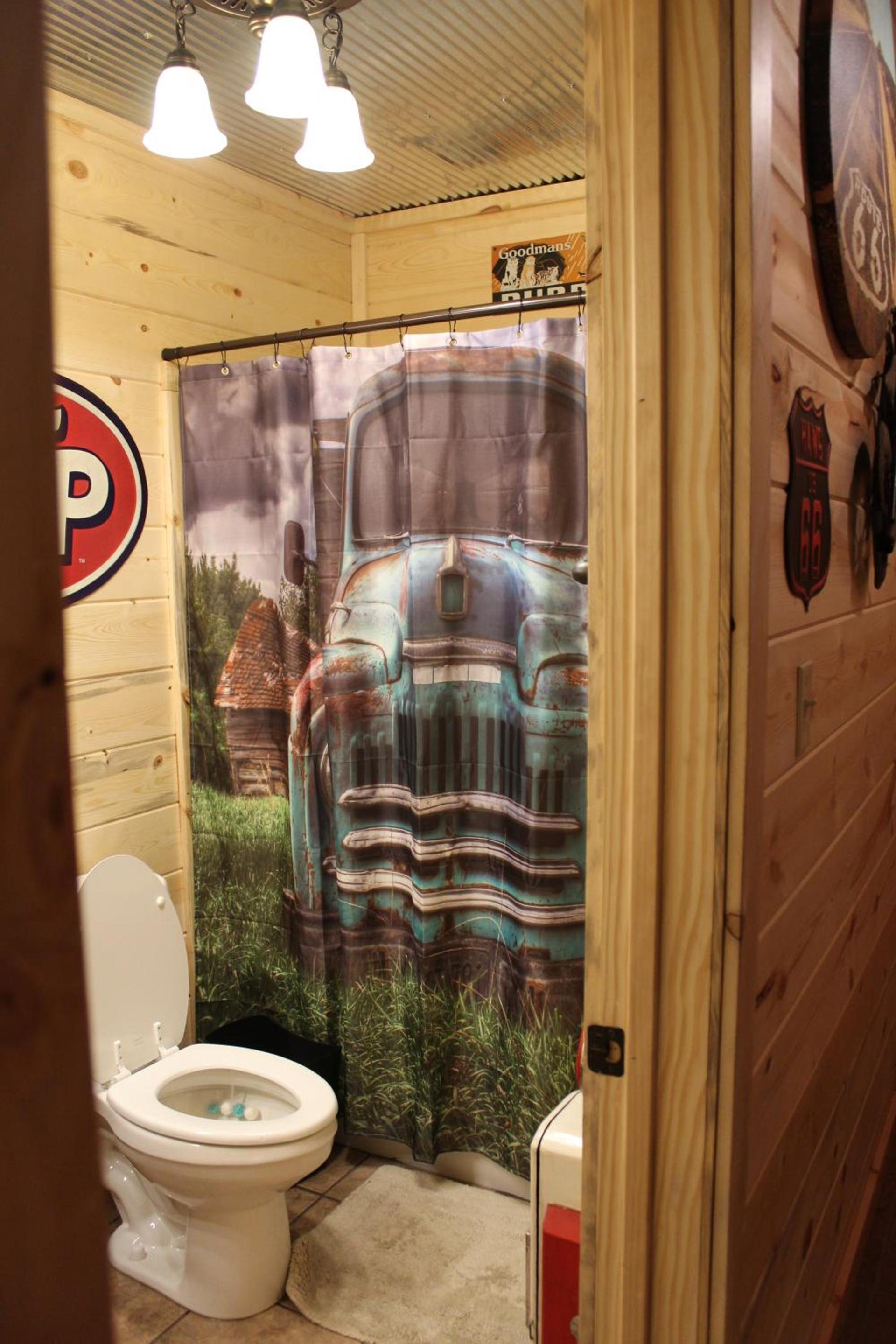 Samantha's Timber Inn photo 2