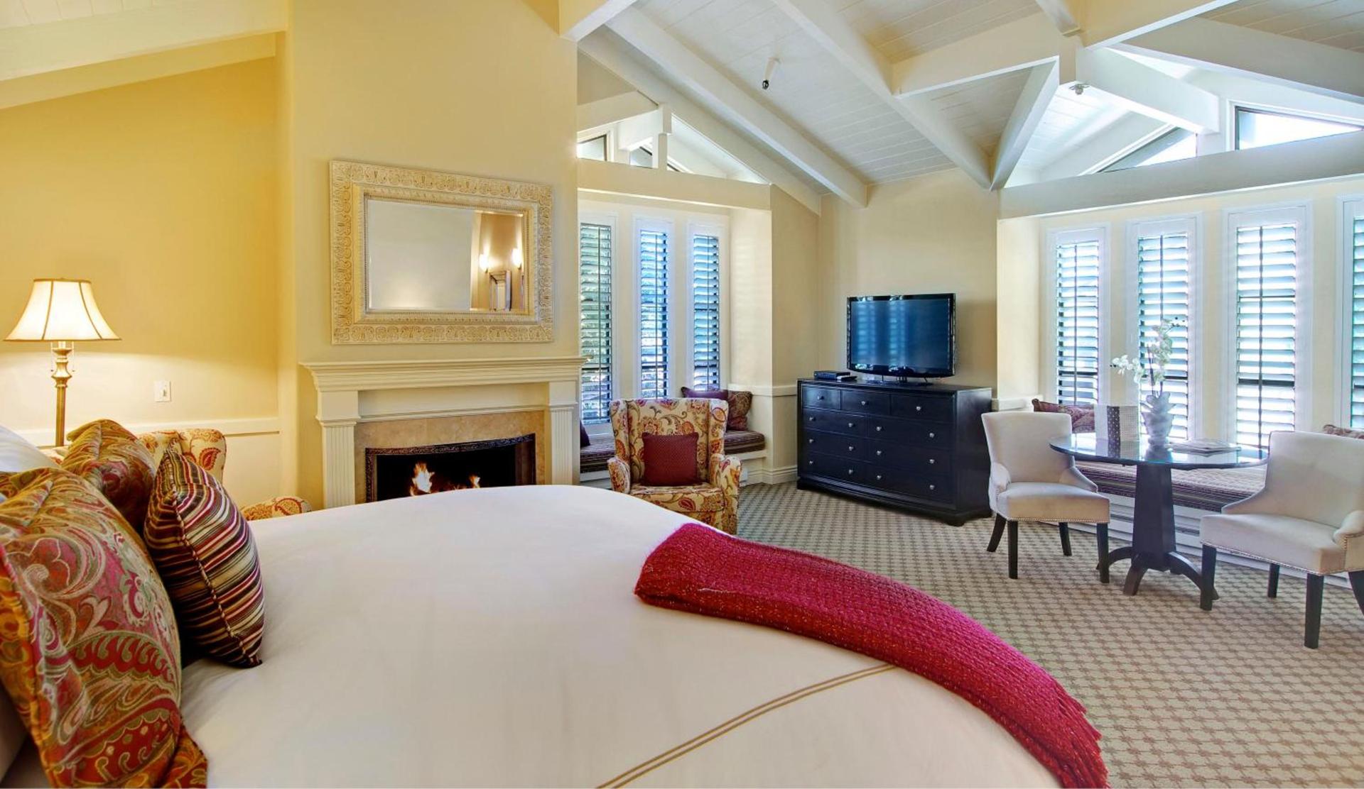 Carriage House Inn photo 13