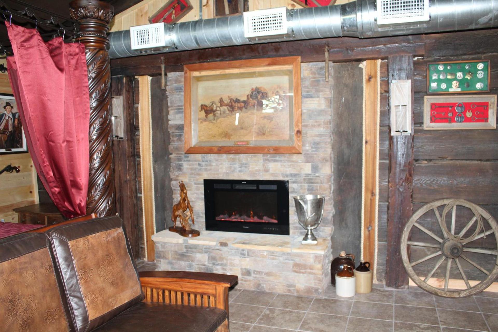 Samantha's Timber Inn photo 35