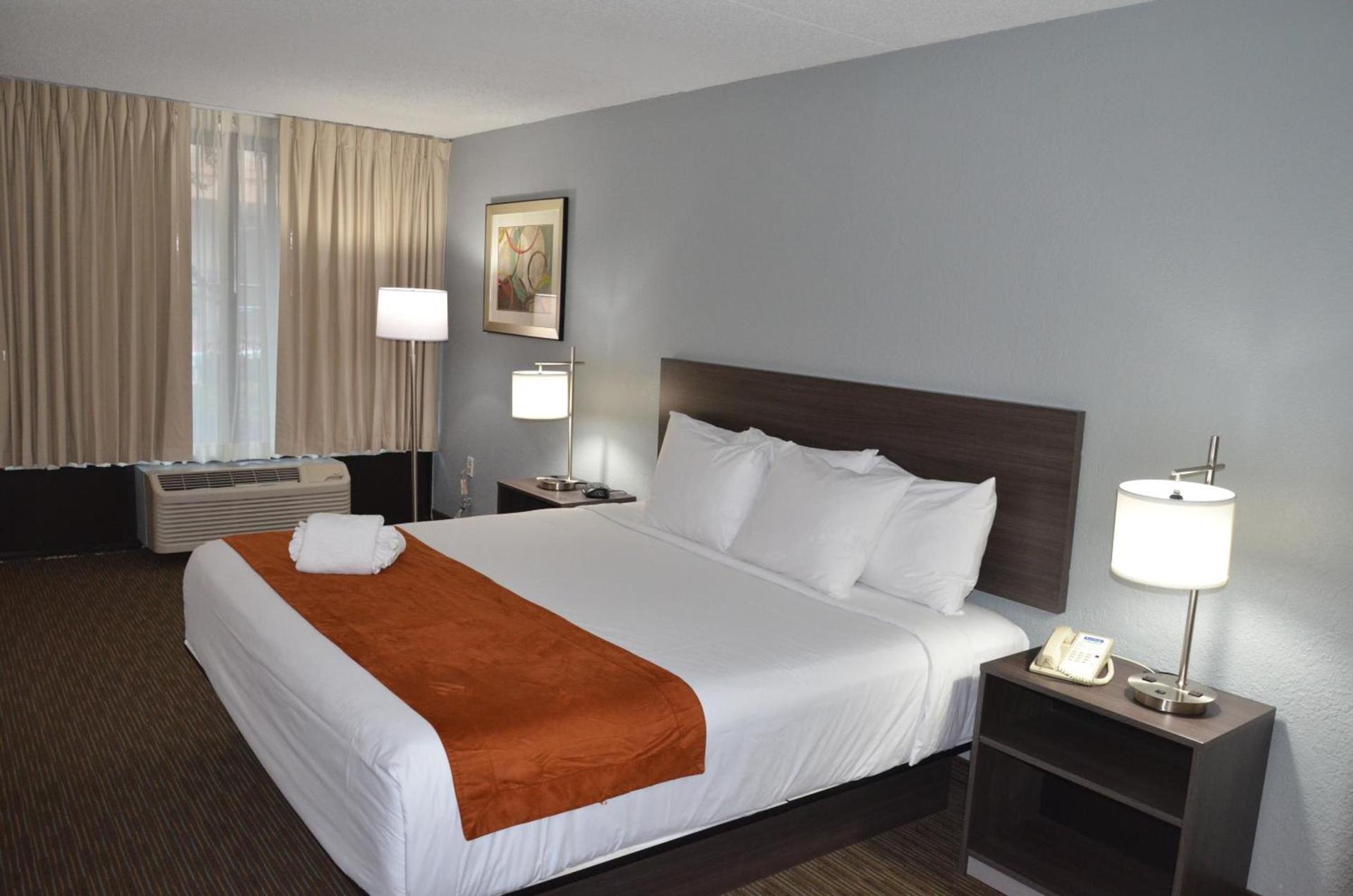 Days Inn & Suites by Wyndham Orlando Airport photo 11