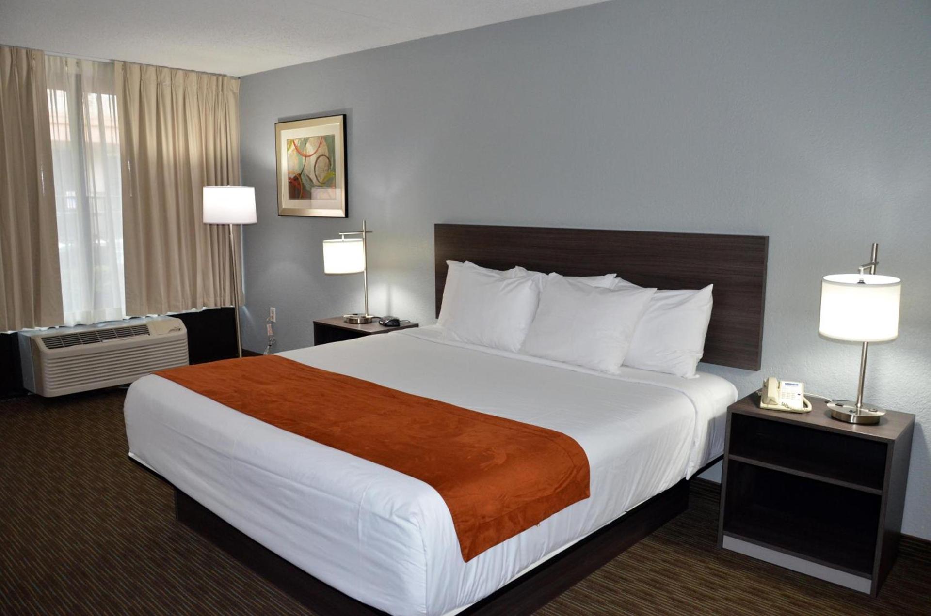 Days Inn & Suites by Wyndham Orlando Airport photo 10