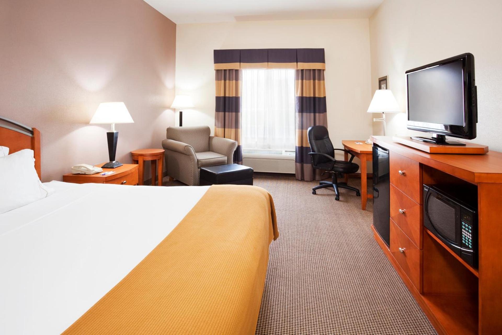 Holiday Inn Express Forest City by IHG photo 5