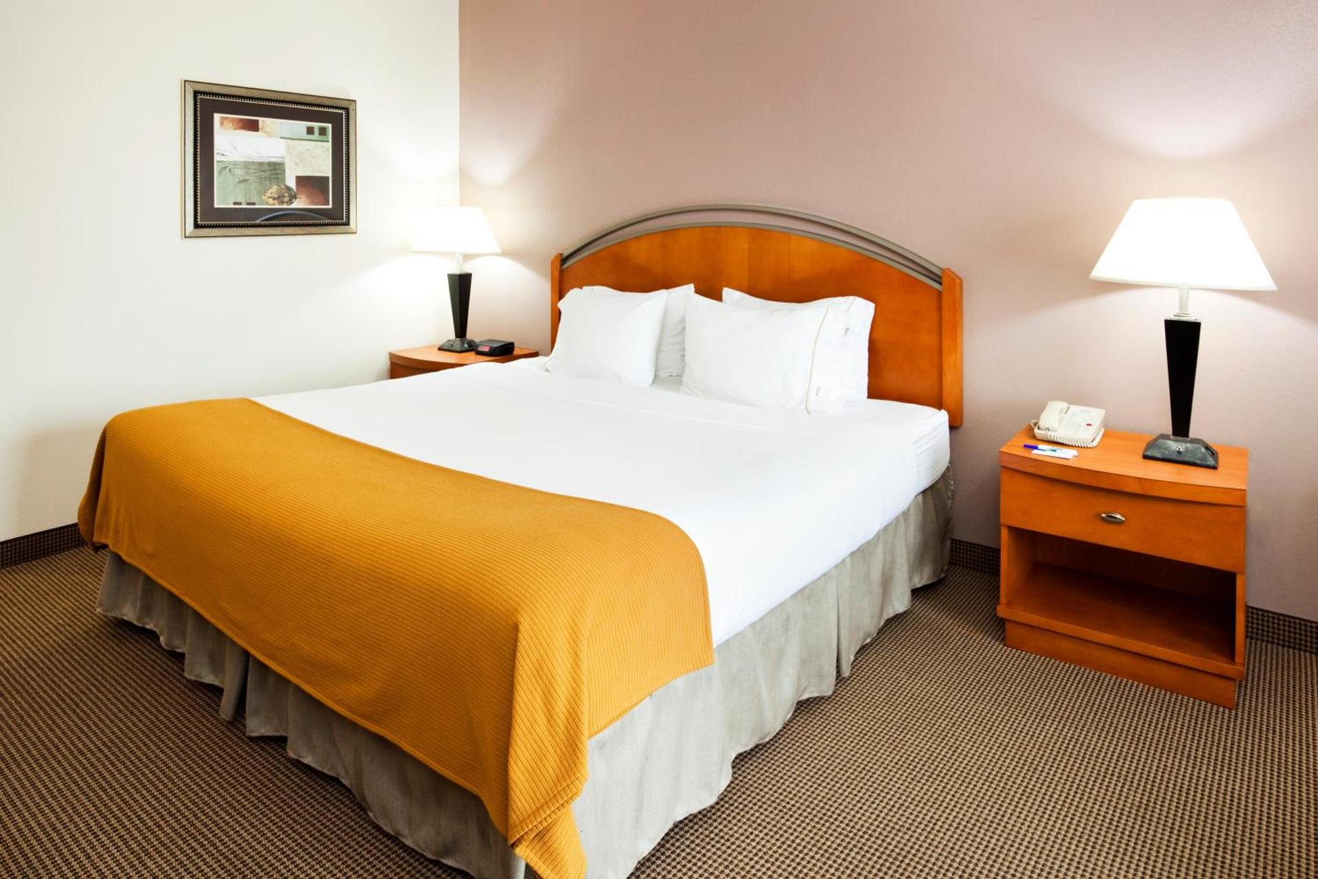 Holiday Inn Express Forest City by IHG photo 6